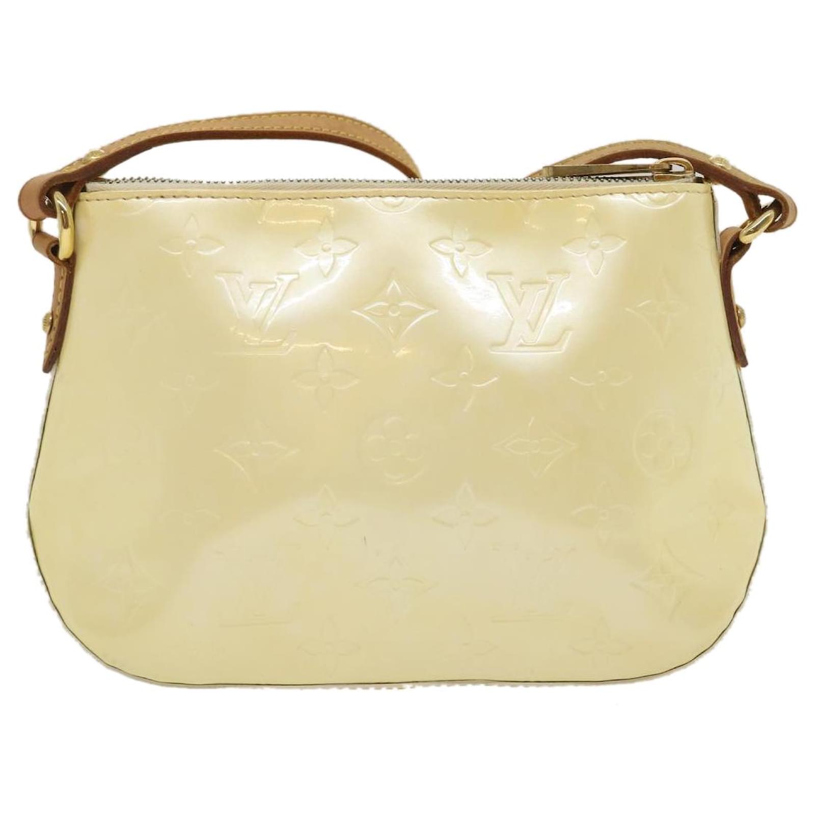 LOUIS VUITTON Monogram Vernis Minna Street Shoulder Bag Perle –  LuxuryPromise