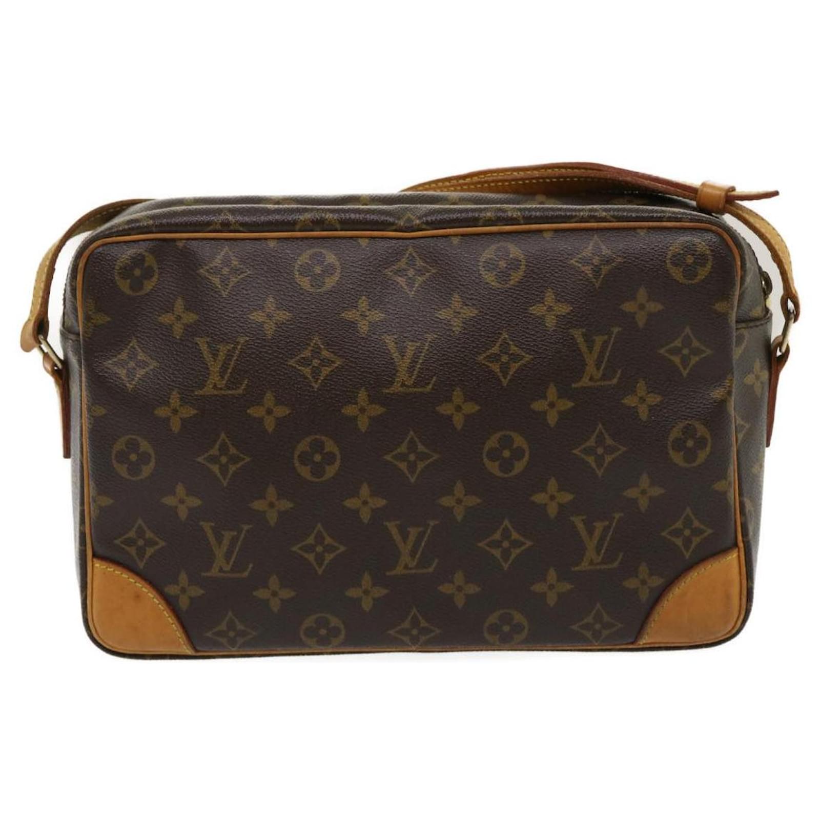 Louis Vuitton Monogram Trocadero 30 Shoulder Bag M51272 LV Auth pt2177  Cloth ref.582574 - Joli Closet