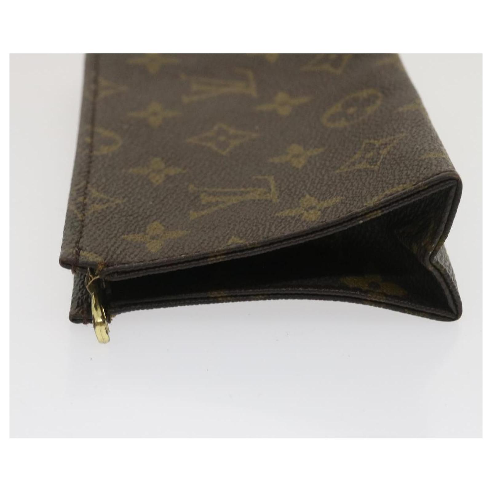 LOUIS VUITTON Monogram Poche Toilette 15 Pouch M47546 LV Auth ac1395