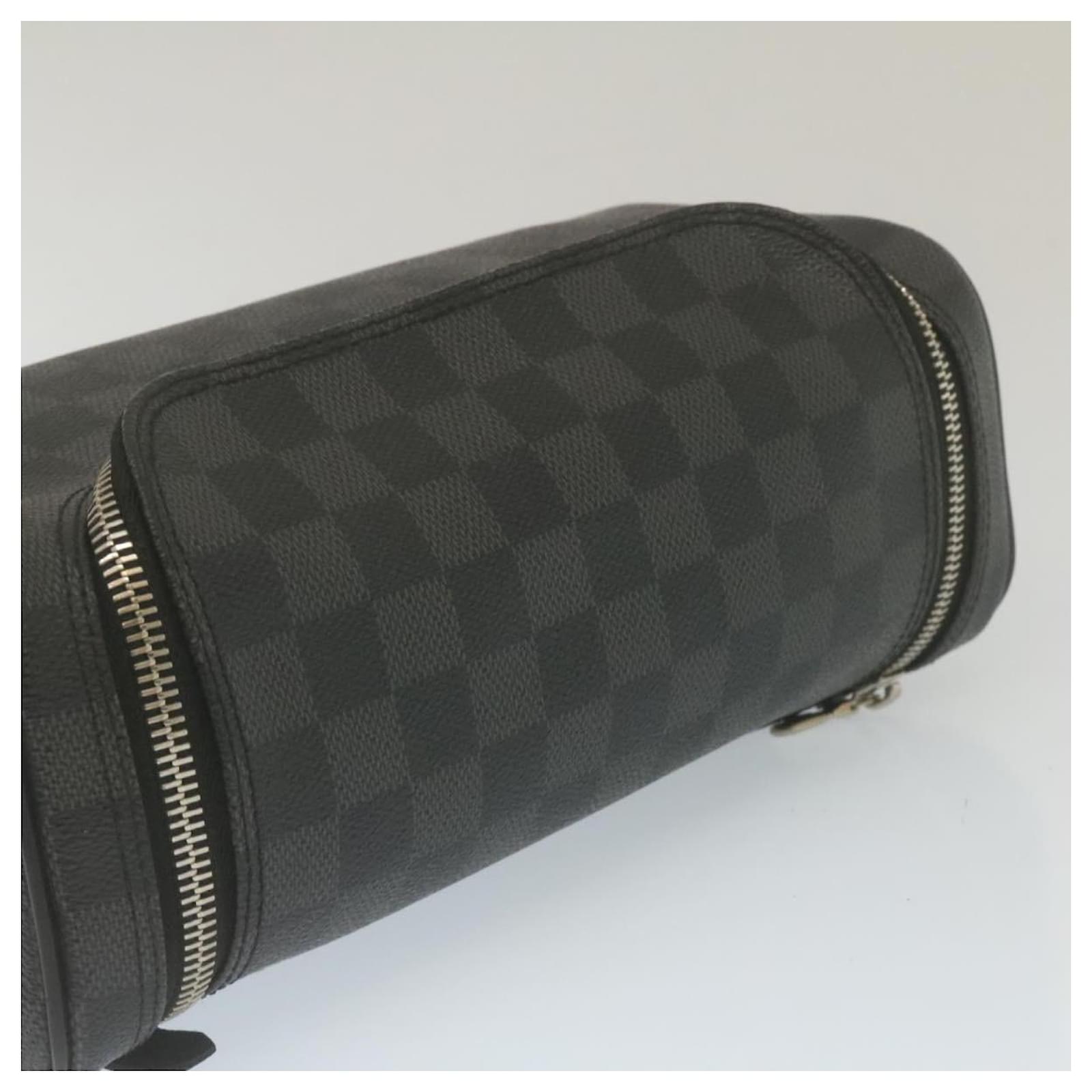 LOUIS VUITTON Damier Graphite Toiletry Pouch Clutch Bag N47625 LV Auth  hs912 ref.583448 - Joli Closet