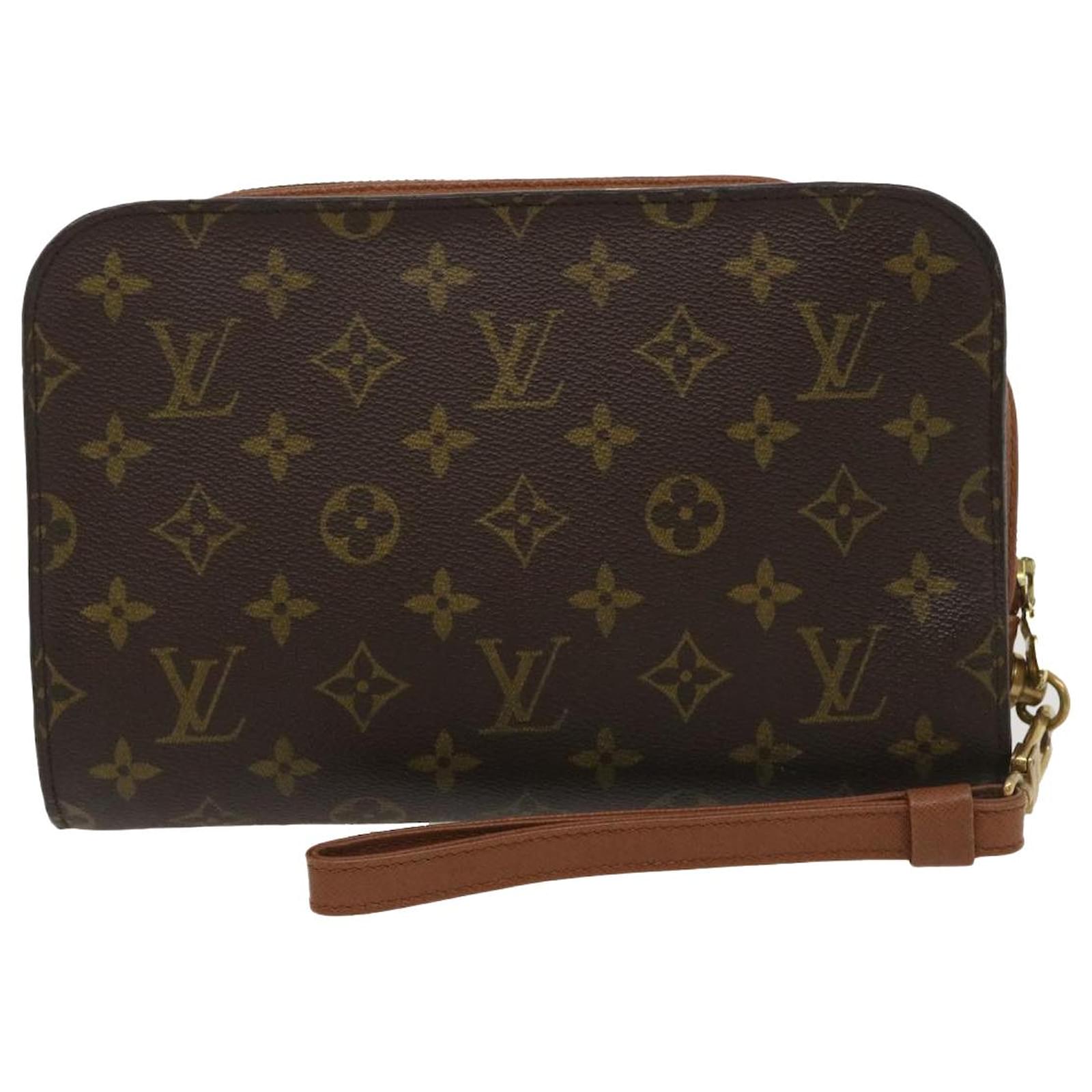 Louis Vuitton Monogram Orsay Clutch 🤩 $799🤩#theconsignmentroom