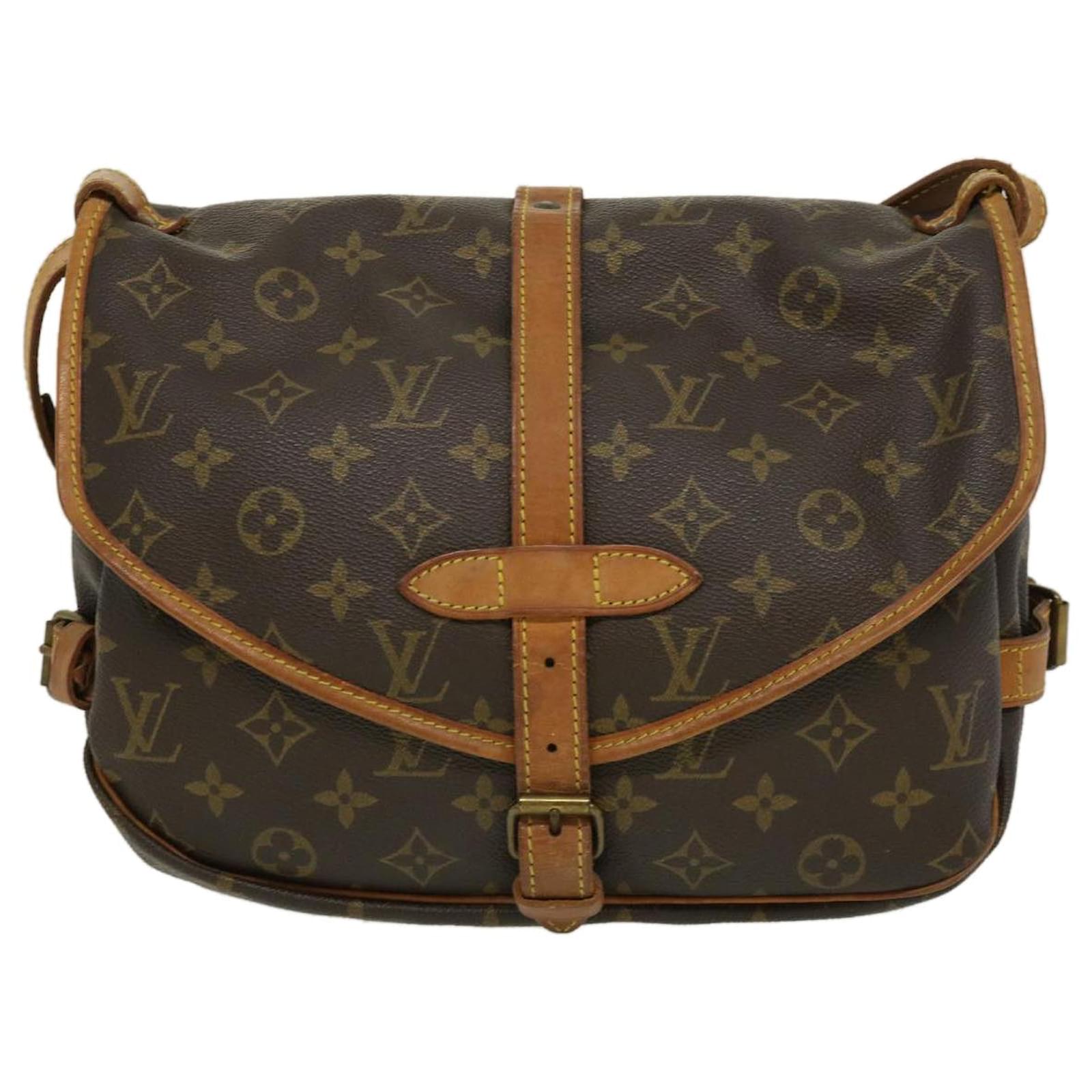 Louis Vuitton Saumur 30 Brown Cloth ref.584385 - Joli Closet