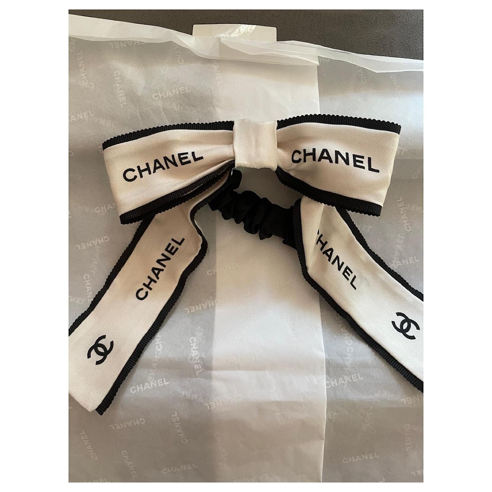 Chanel Hair accessories White Silk ref.584834 - Joli Closet
