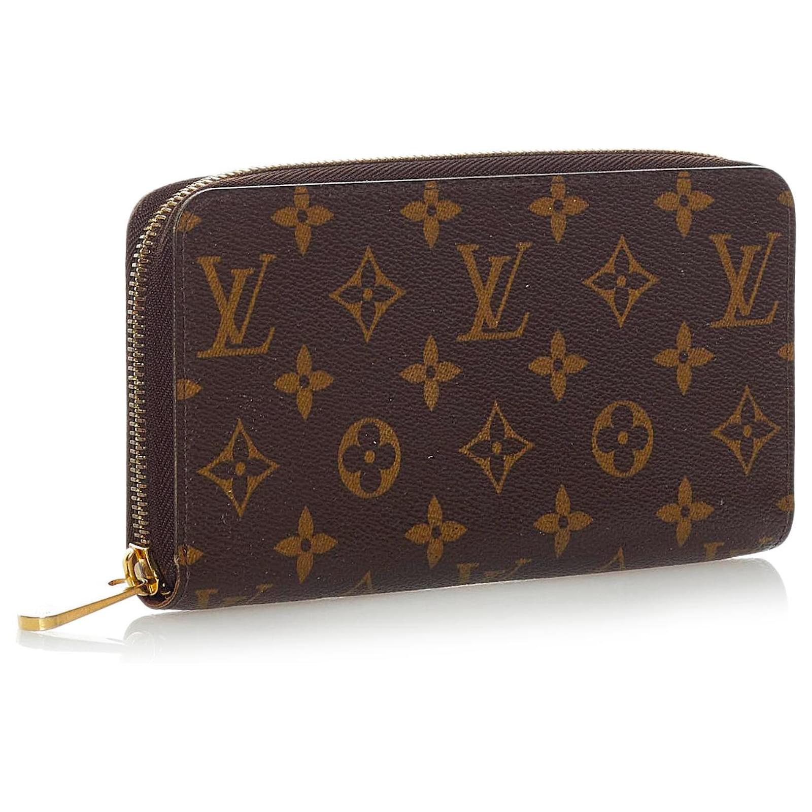 Louis Vuitton Monogram Canvas Zippy Wallet Brown Cloth ref.706714 - Joli  Closet