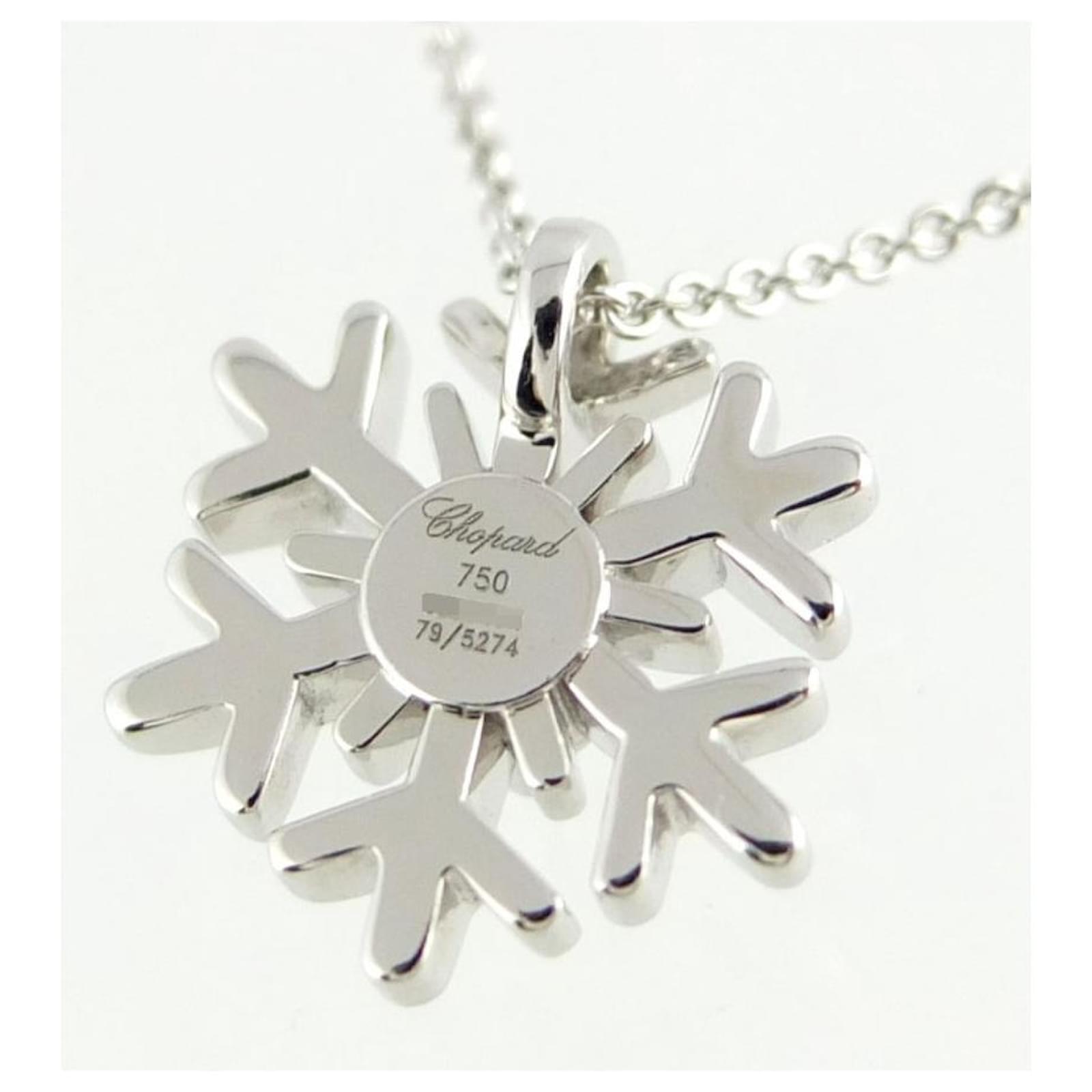 Chopard Snowflake Necklace Silvery ref.586560 Joli Closet