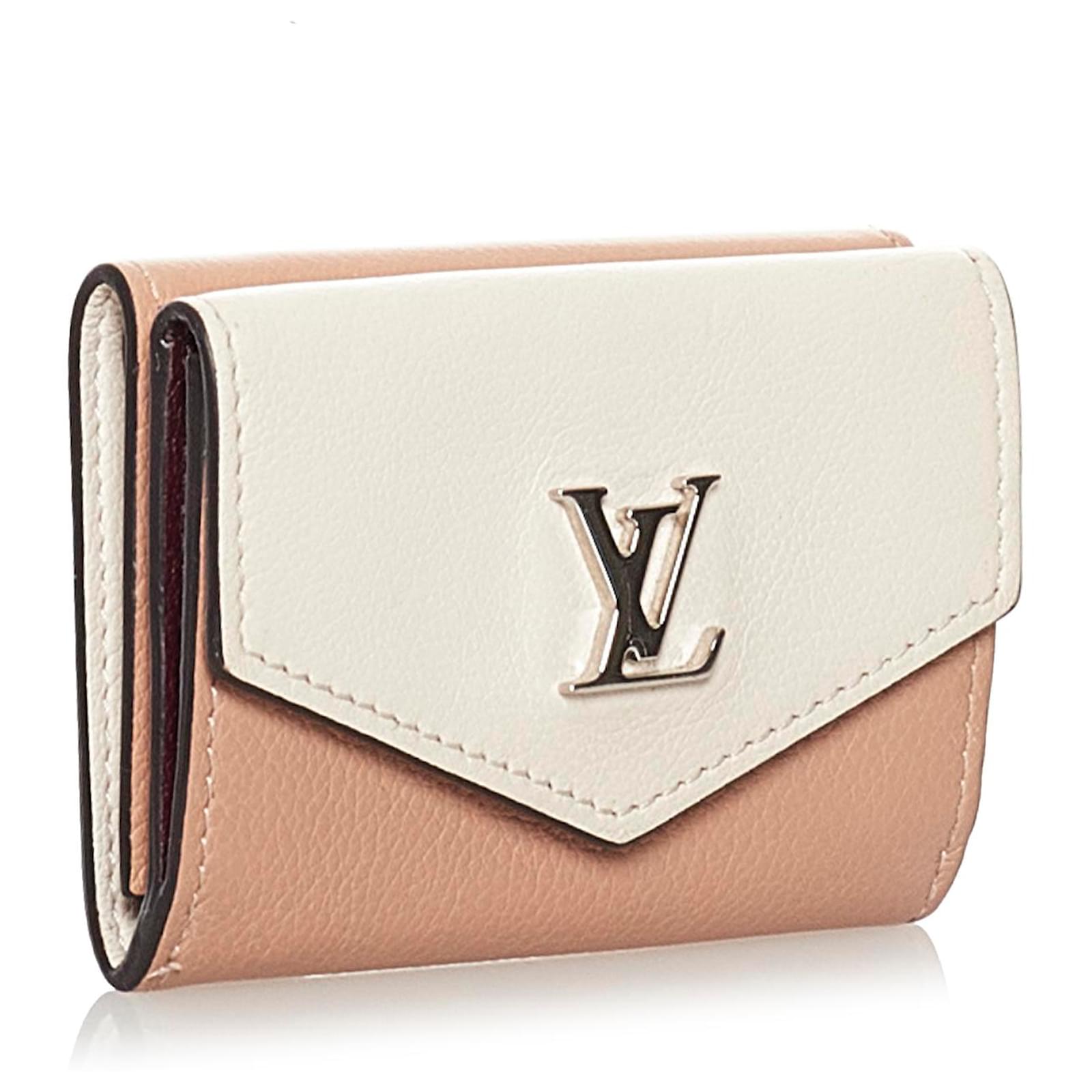 Cartera pequeña Taurillon blanca de Louis Vuitton Castaño Blanco Beige  Cuero Becerro ref.586702 - Joli Closet