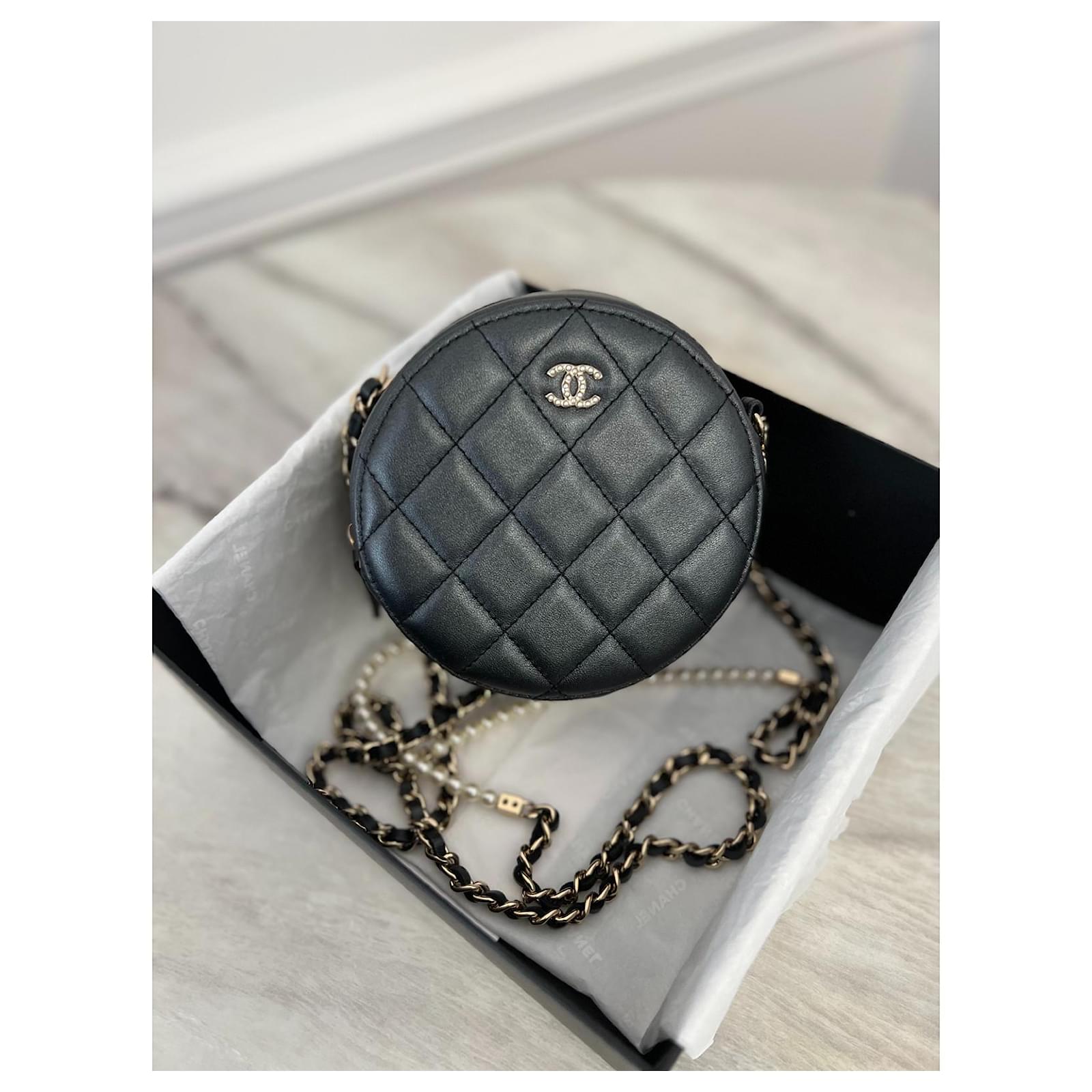 Chanel small round bag Navy blue Leather ref.589079 - Joli Closet