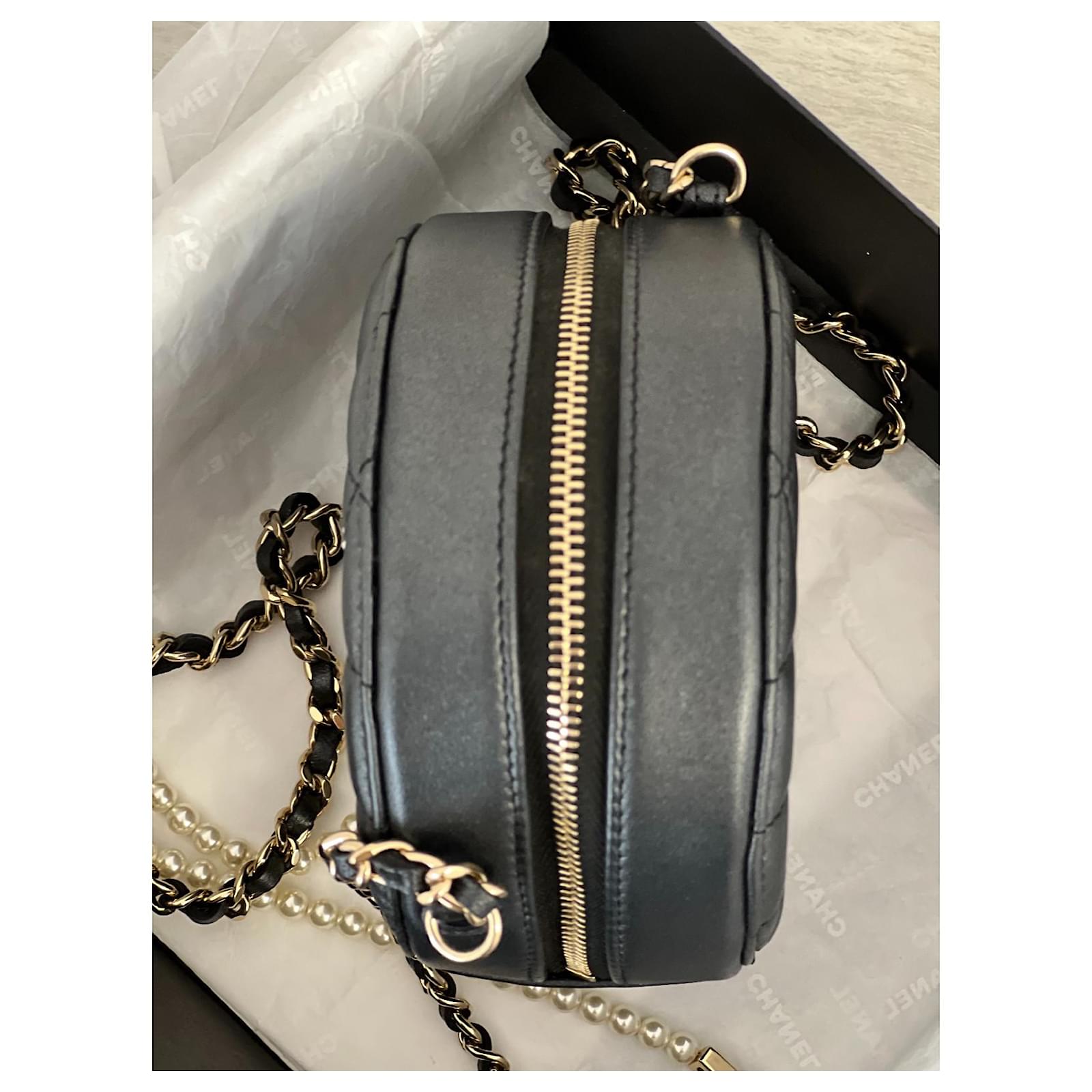 Chanel small round bag Navy blue Leather ref.589079 - Joli Closet
