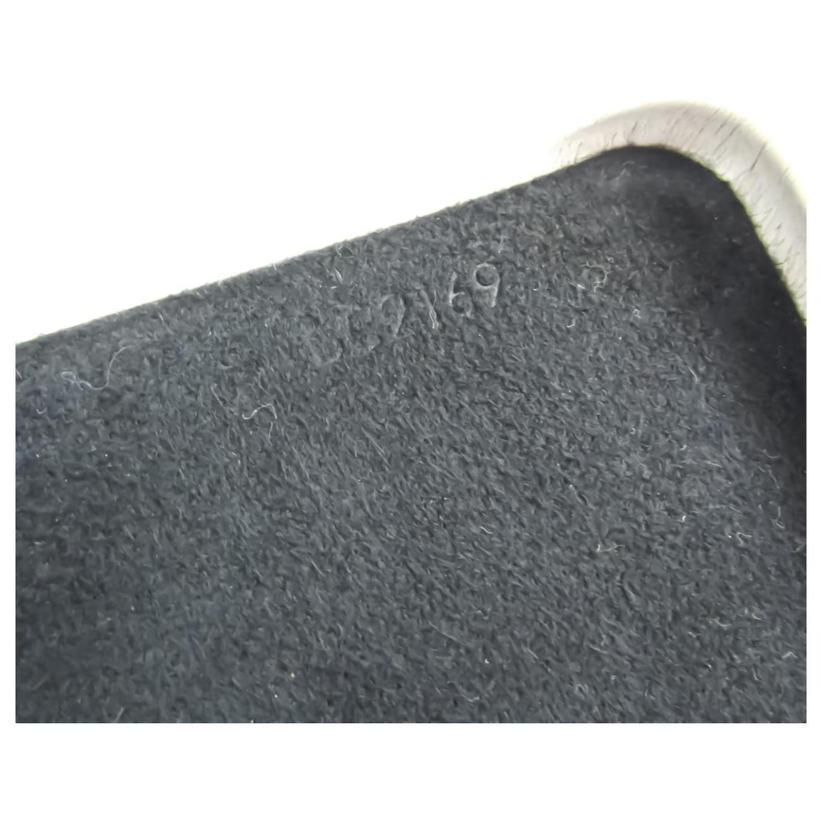 Louis Vuitton Iphone case Grey Leather ref.589572 - Joli Closet