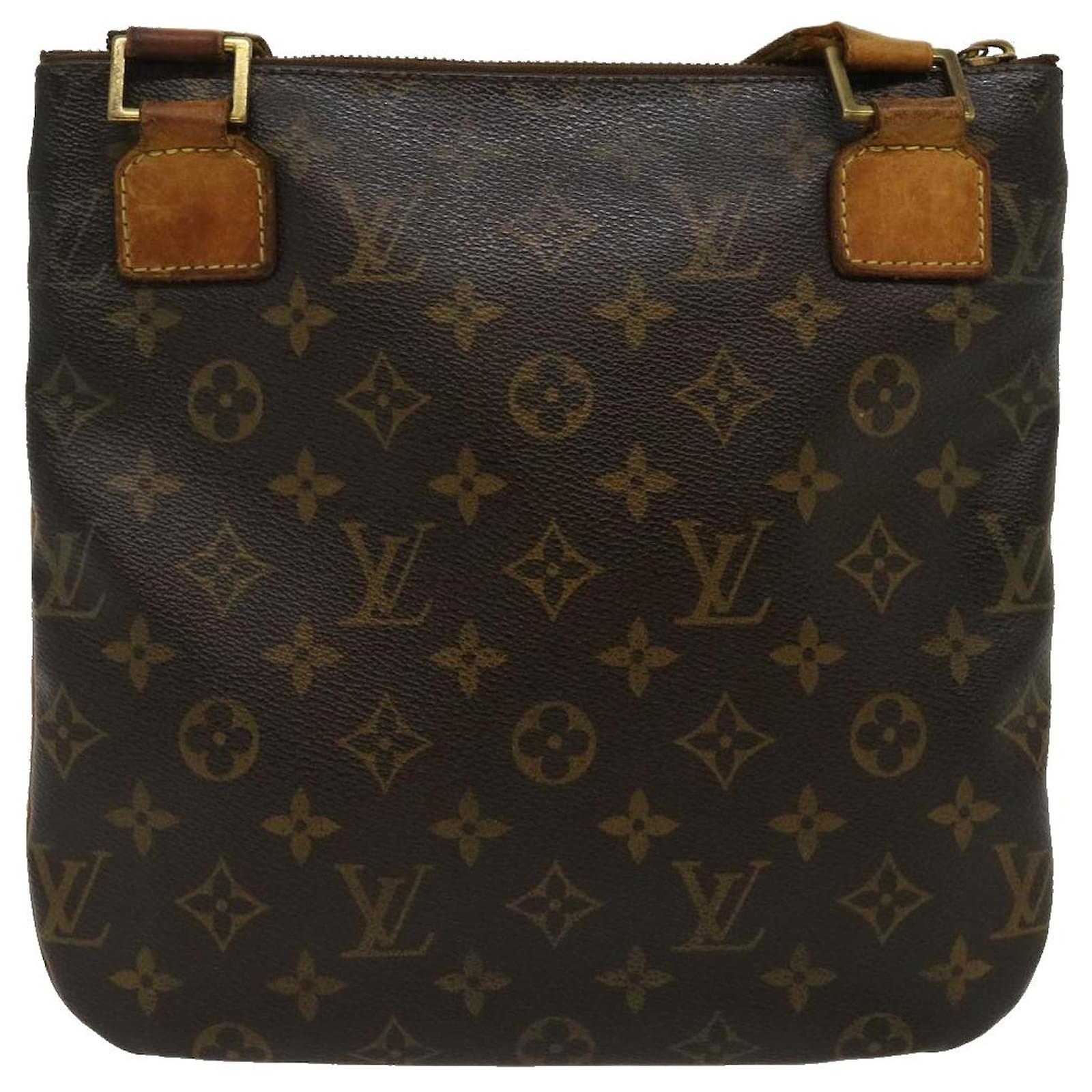 Louis Vuitton Brown Monogram Pochette Bosphore Cloth ref.958230
