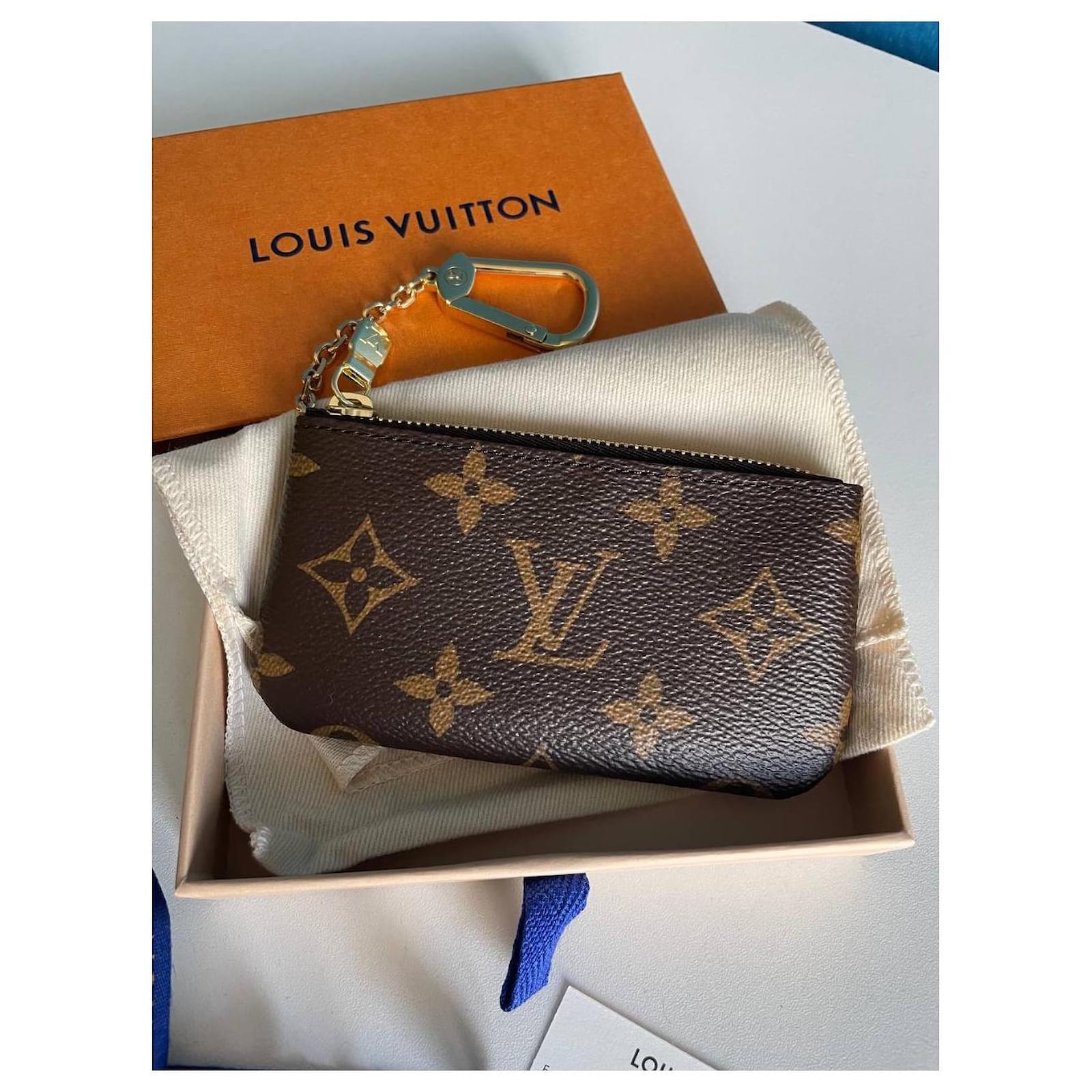 Louis Vuitton Libro portachiavi Marrone Tela ref.760556 - Joli Closet