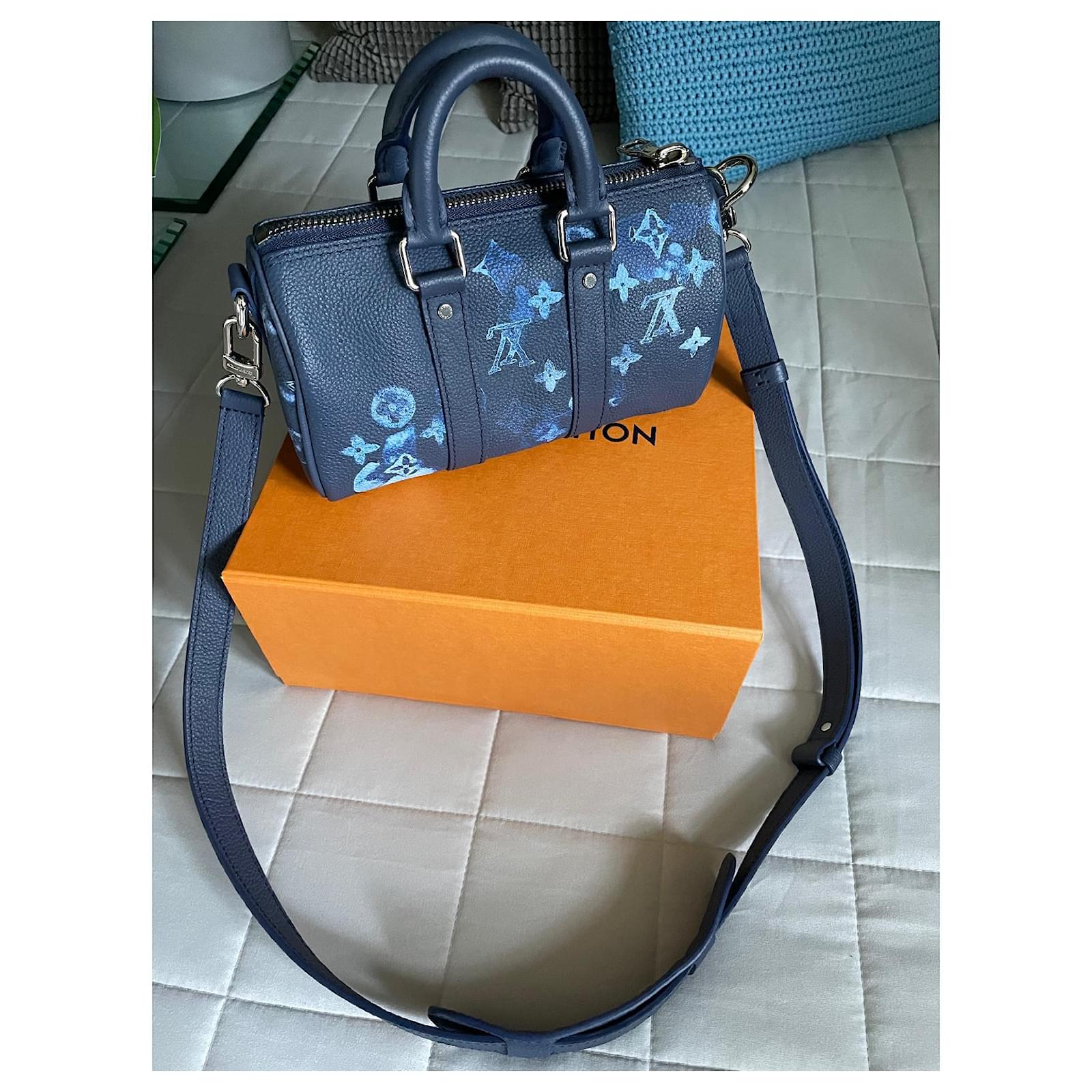 Louis Vuitton LV Keepall 25 leather blue ref.915560 - Joli Closet