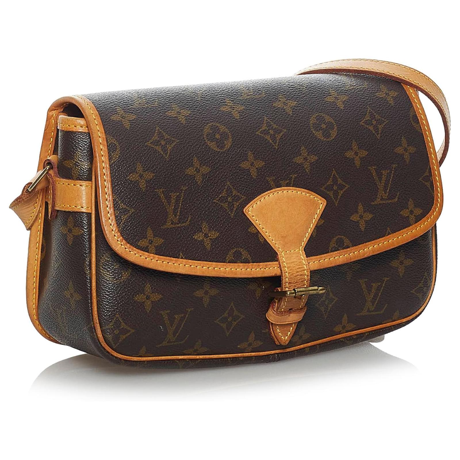 Louis Vuitton Brown Monogram Sologne Leather Cloth ref.213705 - Joli Closet