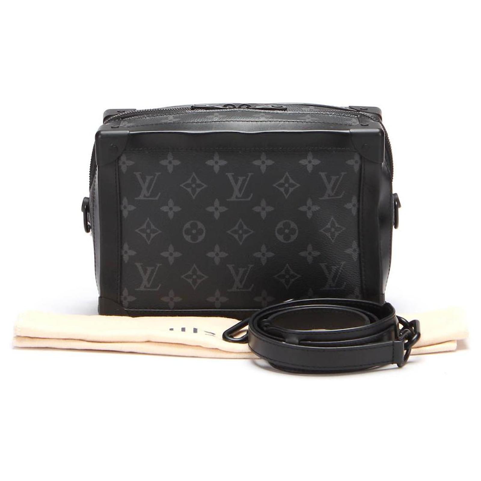 Louis Vuitton Monogram Eclipse Soft Trunk Wallet M69838 Black Cloth  ref.1039796 - Joli Closet