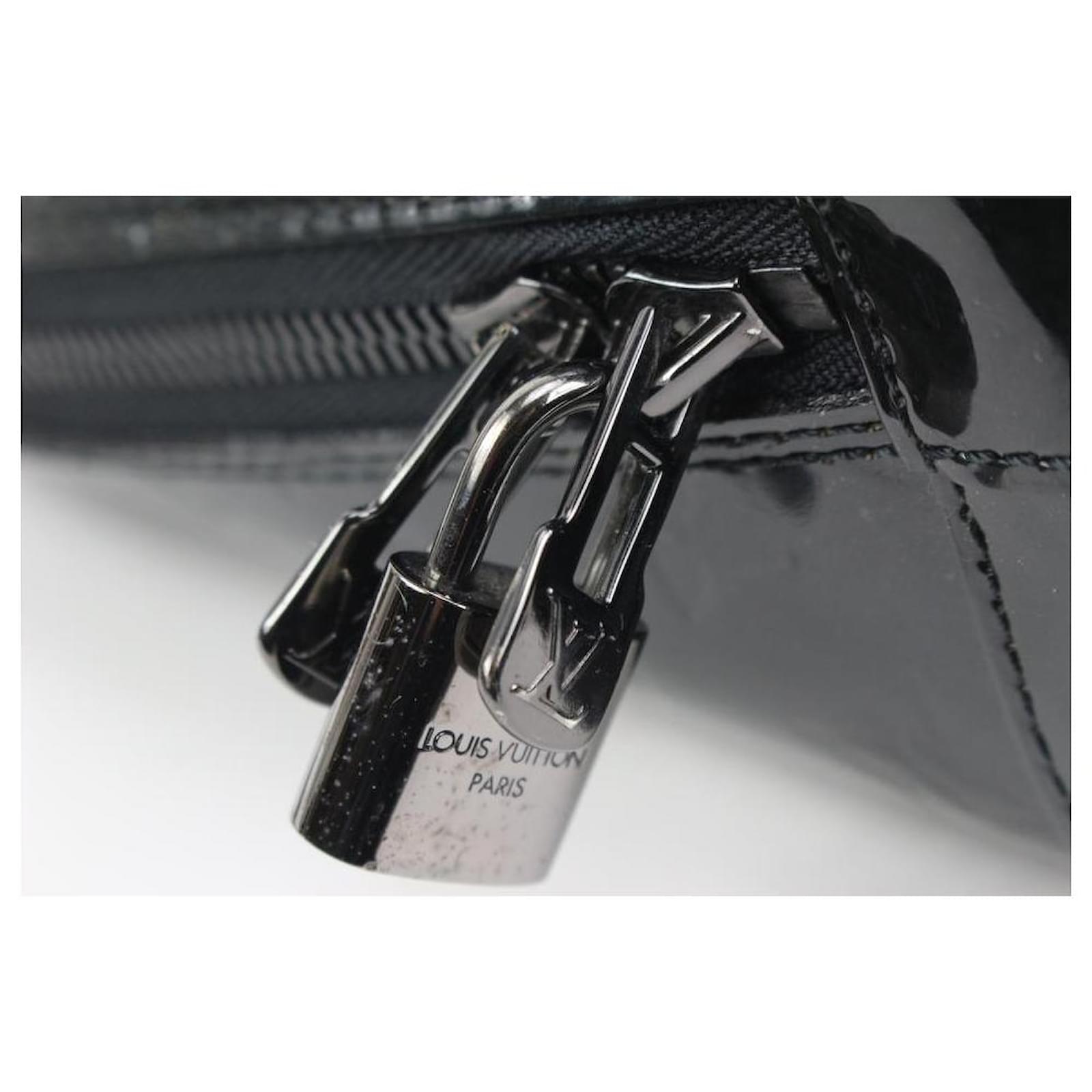 Louis Vuitton Black Magnetique Alma PM Dome Satchel Bag Leather ref.593513  - Joli Closet
