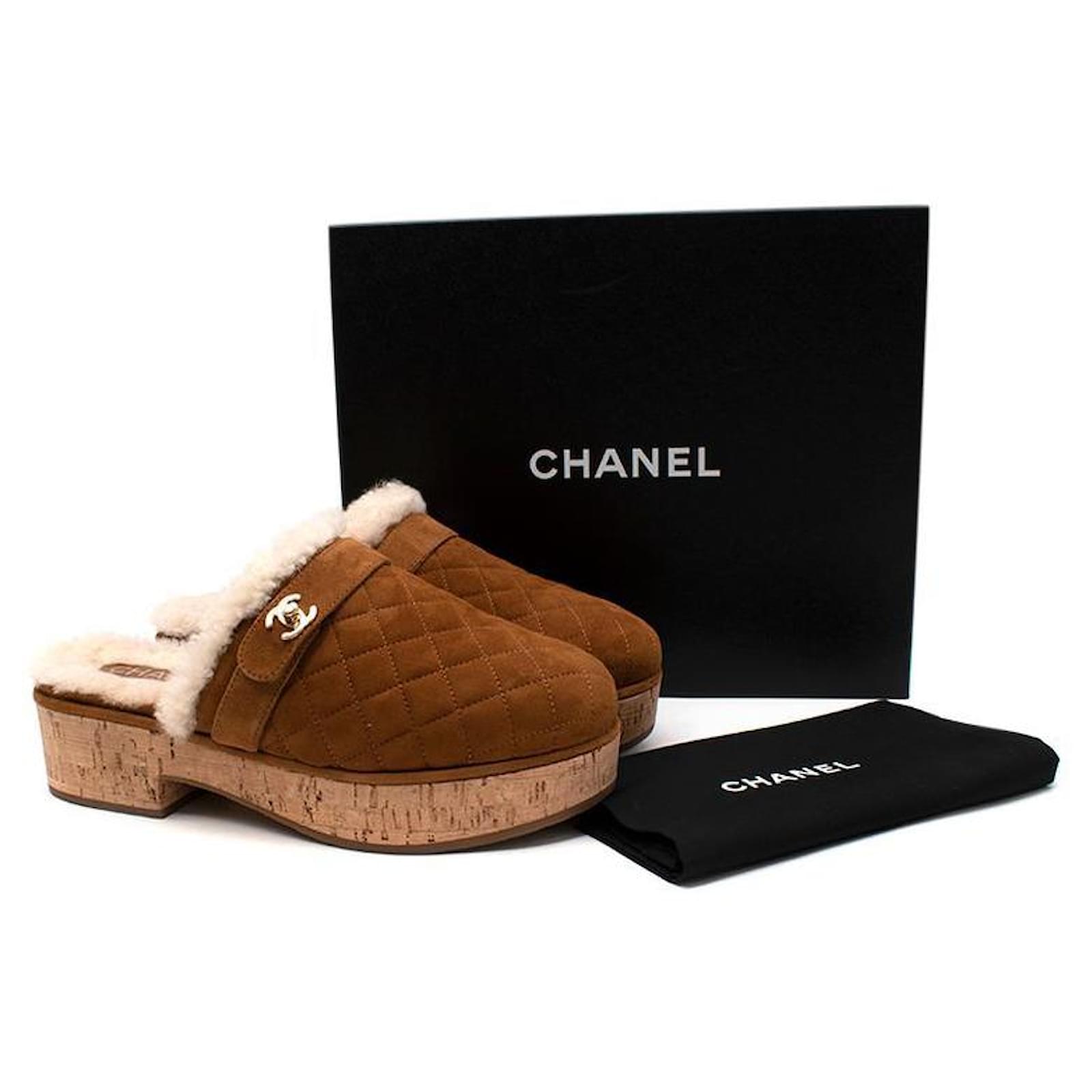 Chanel Suede Shearling Lined Tan Quilted Clogs Brown Beige ref