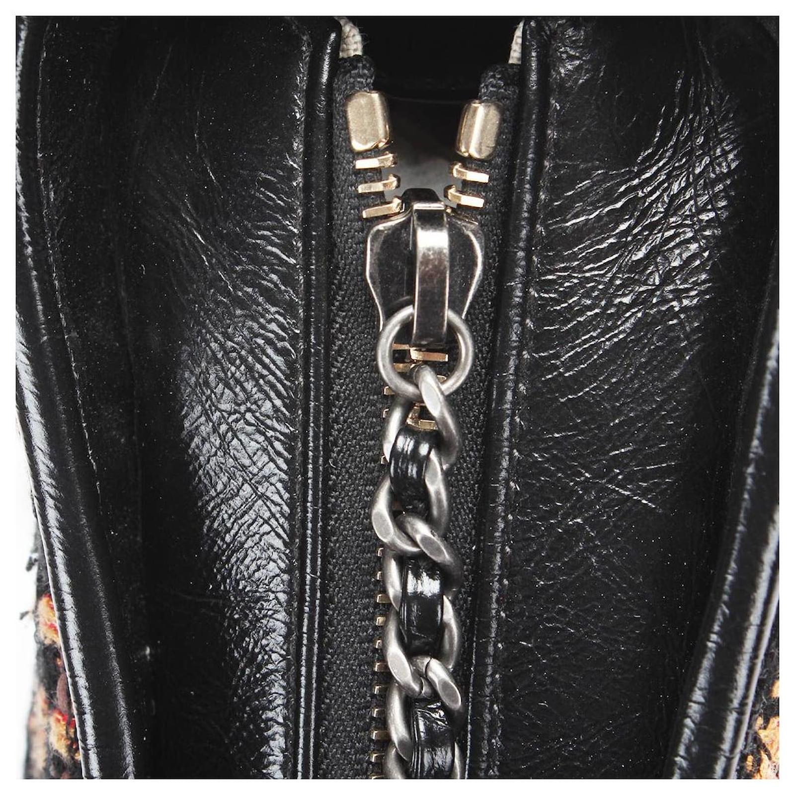 Chanel Tweed Gabrielle Shoulder Bag Black Metal ref.595545 - Joli