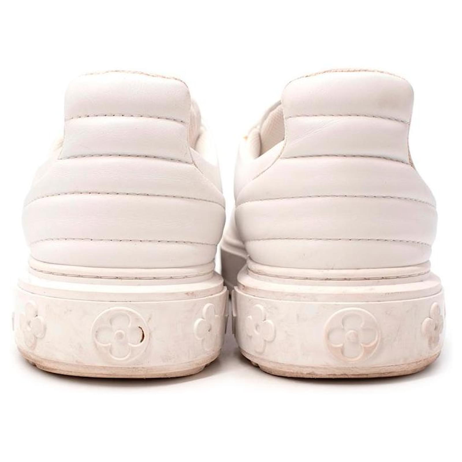 Time out leather trainers Louis Vuitton White size 38.5 EU in Leather -  34685270
