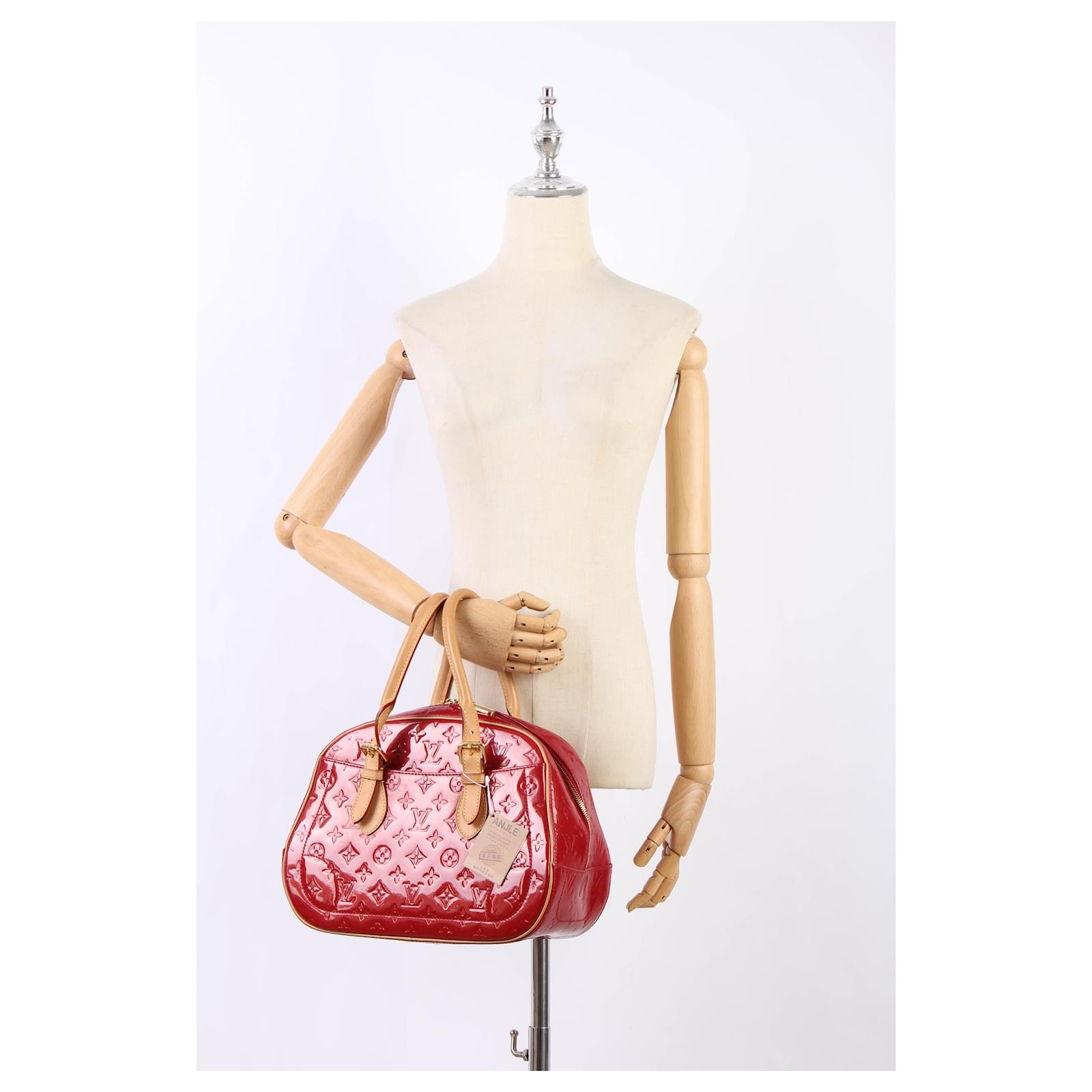 Louis Vuitton Monogram Vernis Summit Drive Handbag Red Metal ref.596296 -  Joli Closet