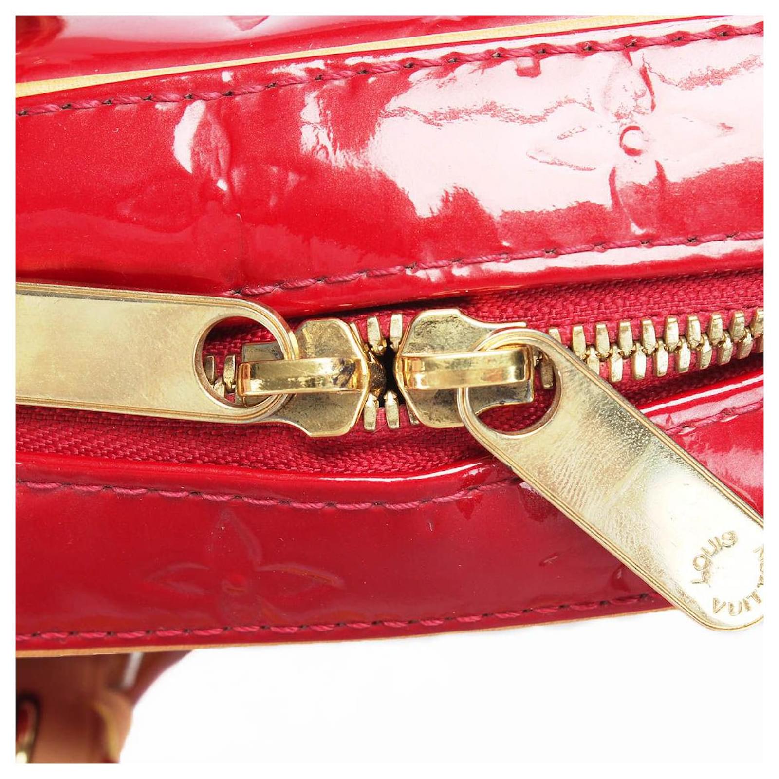 Louis Vuitton Monogram Vernis Summit Drive Handbag Red Metal ref.596296 -  Joli Closet