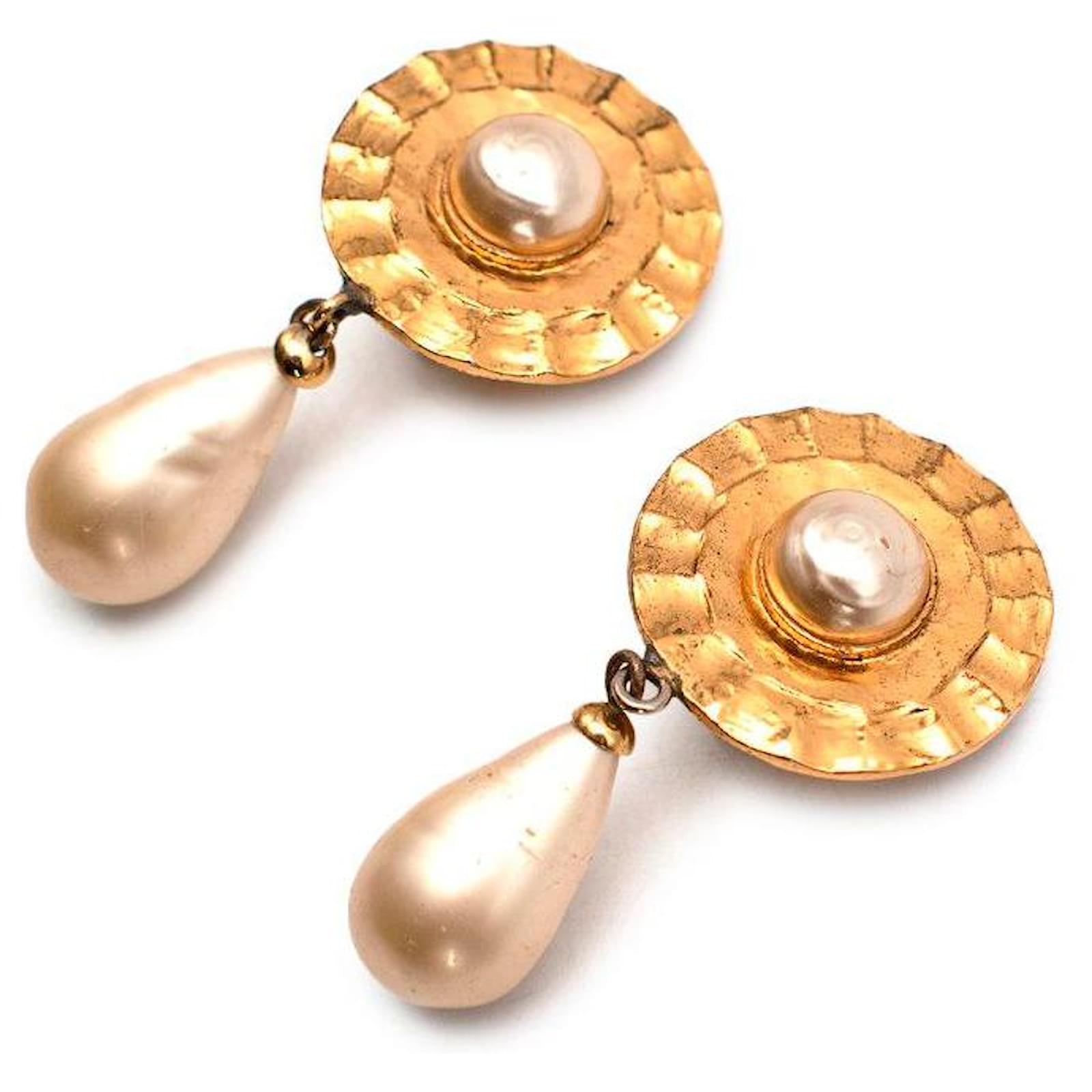 Boucles d'Oreilles Lanvin en Métal Doré, Strass et Email