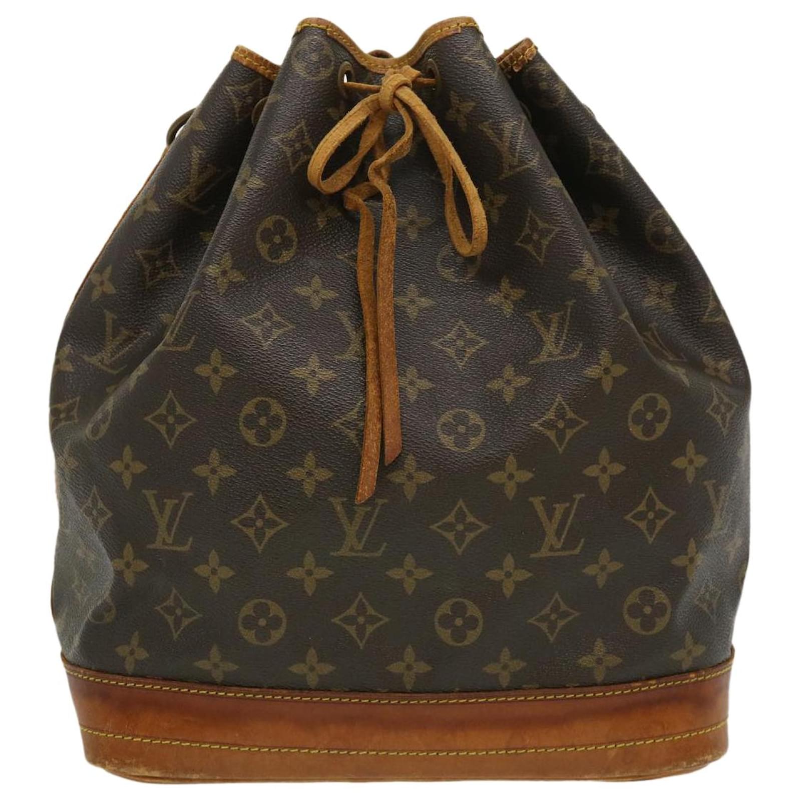 LOUIS VUITTON Monogram Petit Noe Shoulder Bag M42226 LV Auth 39981