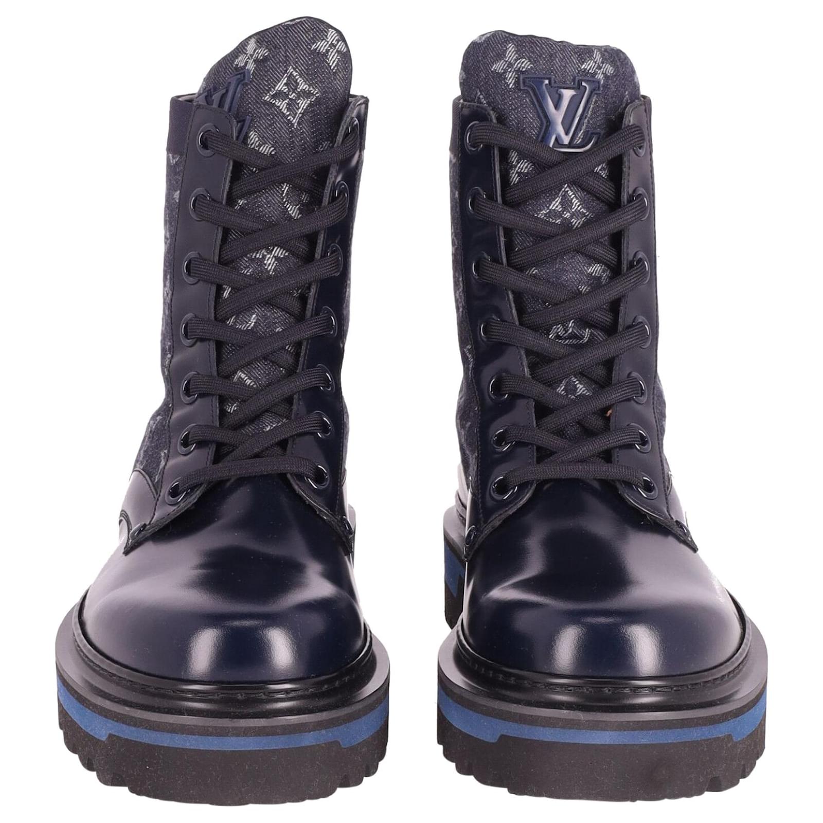 Leather boots Louis Vuitton Blue size 44 EU in Leather - 31108125