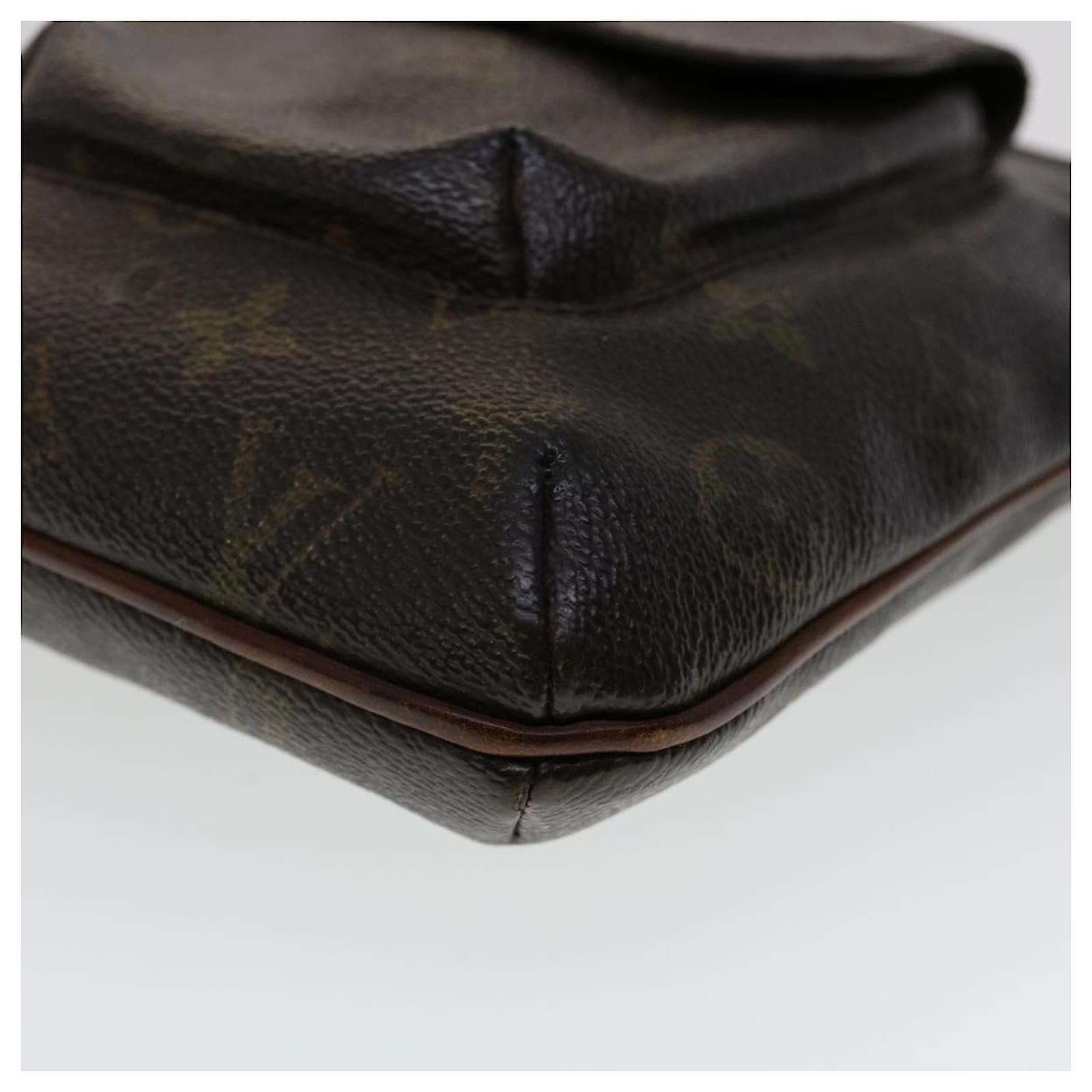 LOUIS VUITTON Monogram Partition Clutch Bag Pouch M51901 LV Auth 30096  Cloth ref.600714 - Joli Closet