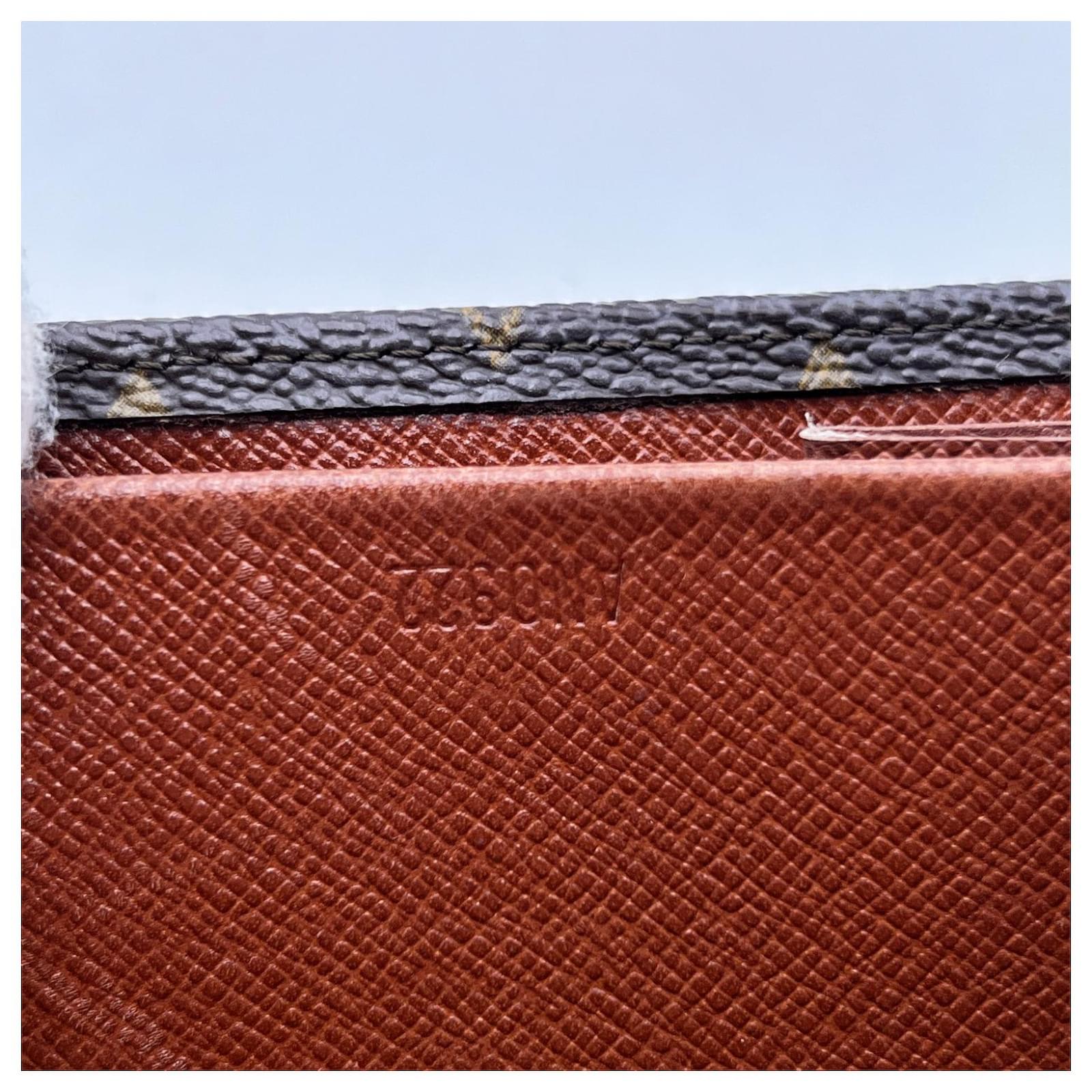Louis Vuitton Vintage Square lined Flap Wallet Monogram Canvas Brown Cloth  ref.602006 - Joli Closet
