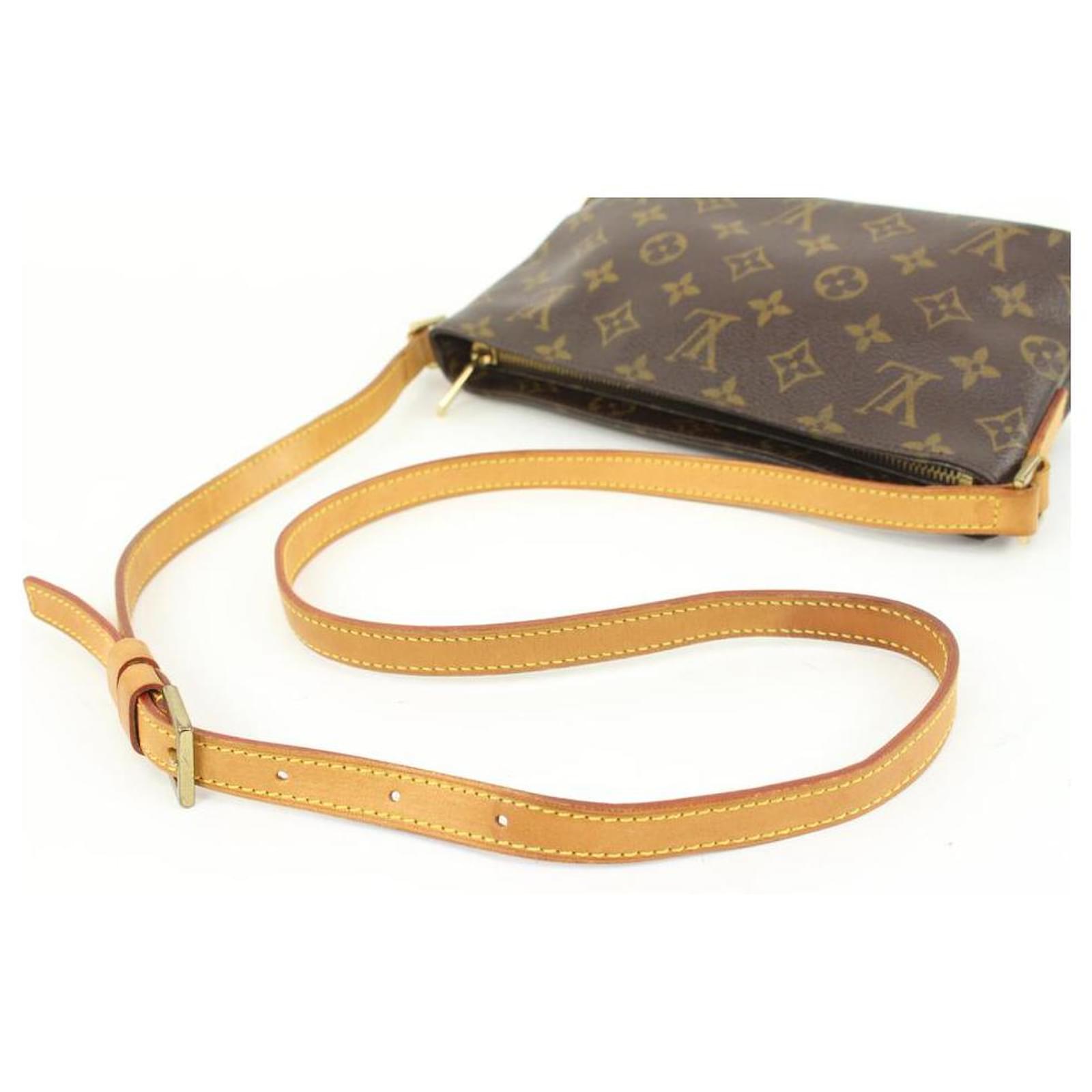 Louis Vuitton Monogram Trotteur Crossbody bag Leather ref.307838 - Joli  Closet