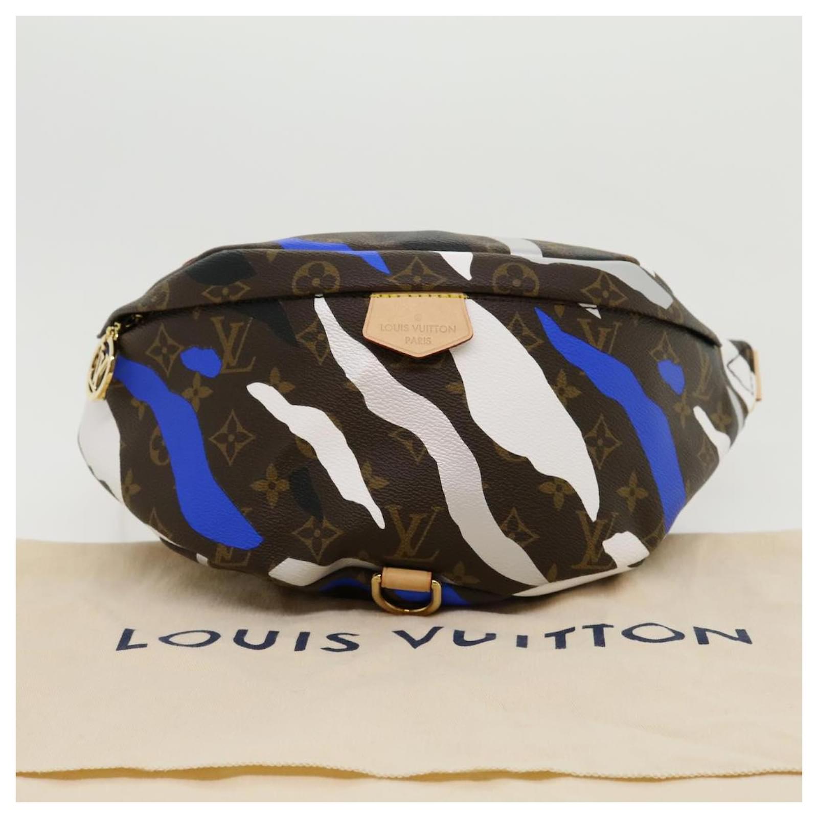 LOUIS VUITTON Monogram League of Legends Bum Bag Shoulder Bag M45106 auth  29549a Cloth ref.636330 - Joli Closet
