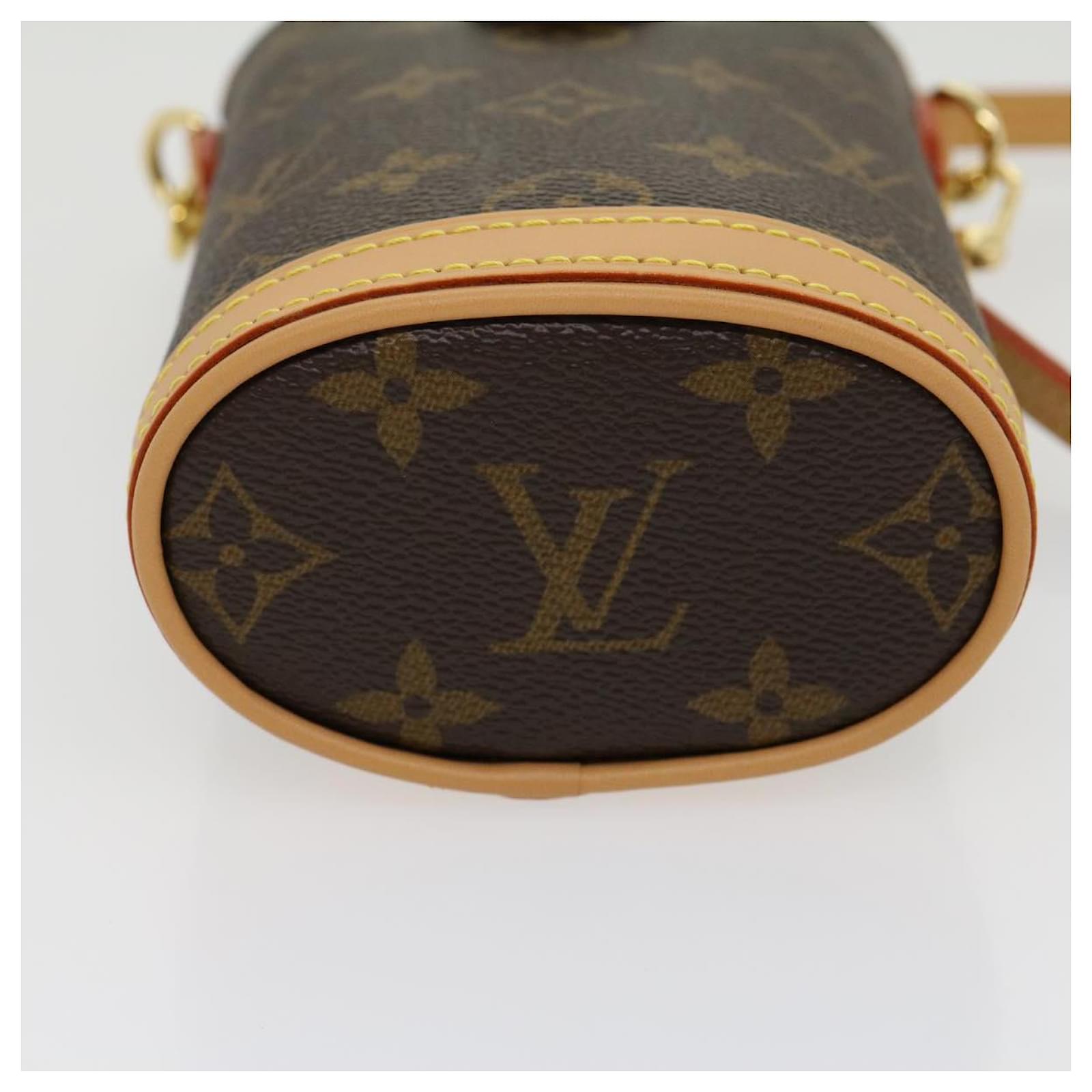 Louis Vuitton MONOGRAM Fold me pouch (M80874)