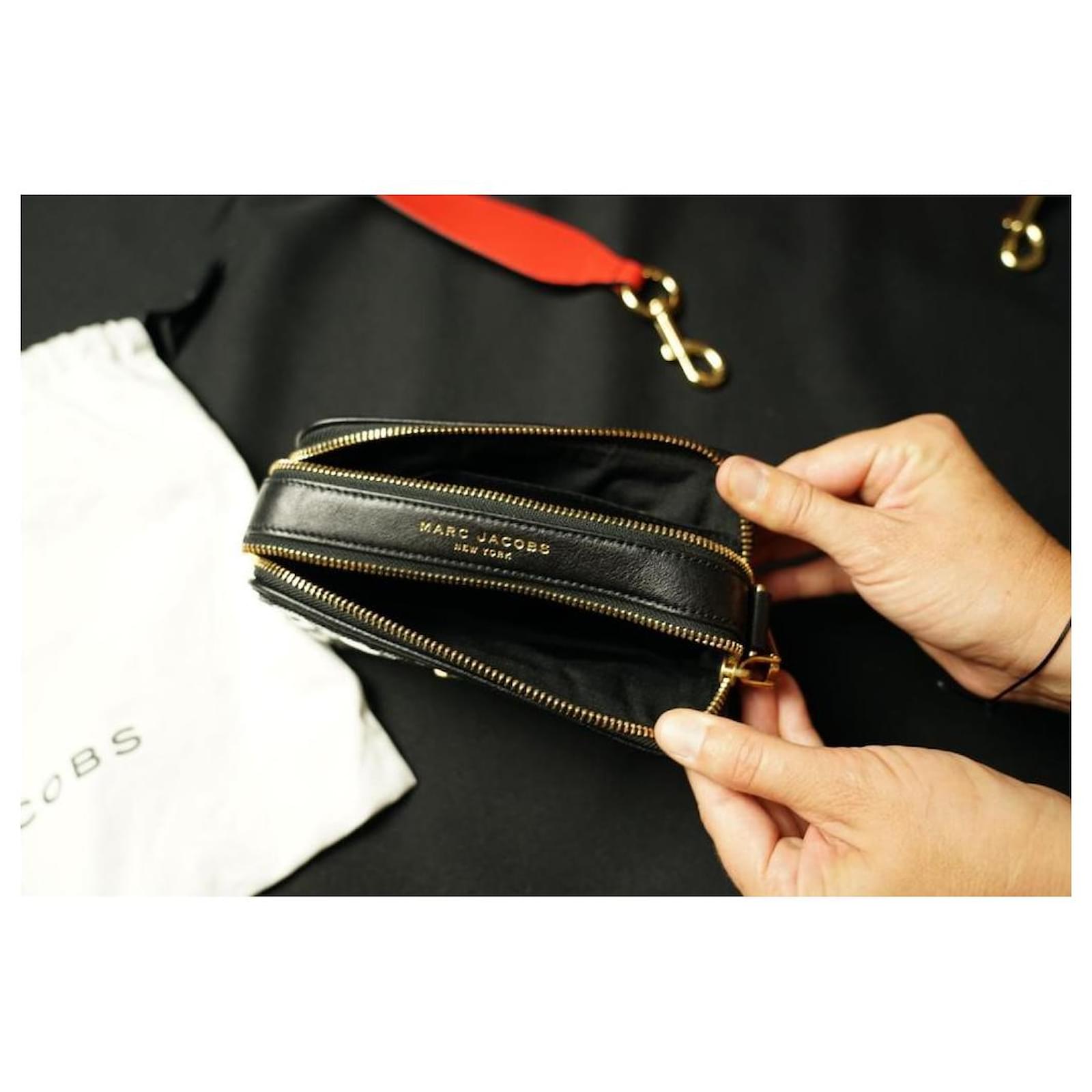 Marc Jacobs The Snapshot Small Camera Bag in Black/Red — UFO No More