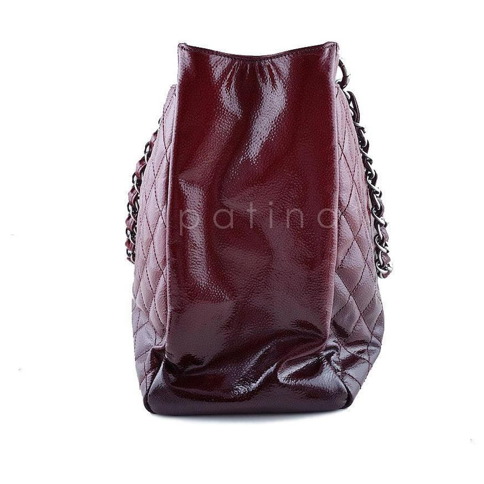 Mademoiselle Chanel Red Ombre Patent Quilted Caviar Diamond Shine Xl  Shopper Tote Bag #117873 ref.607799 - Joli Closet