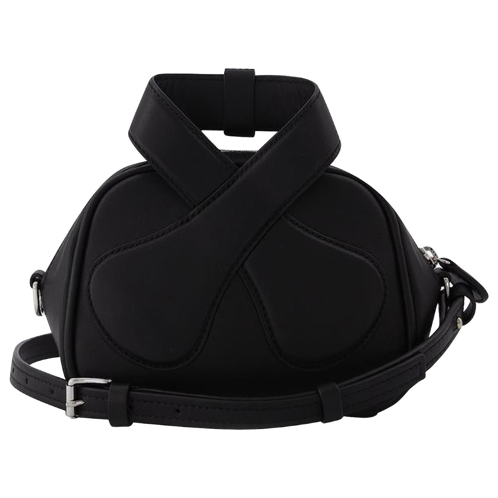 Courrèges Loop Leather Baguette Bag in Black