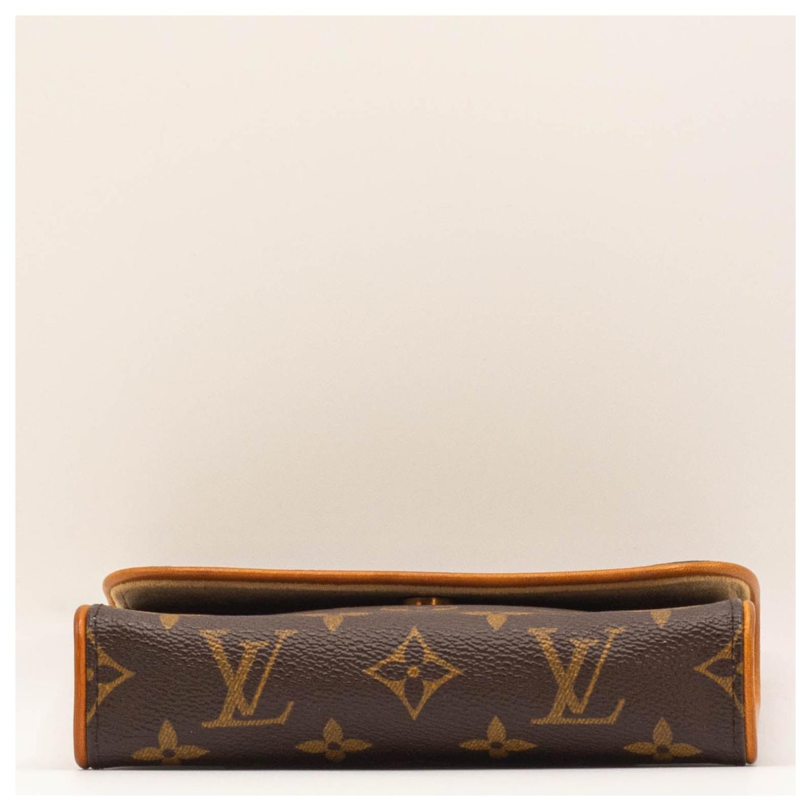 Louis Vuitton Brown Monogram Pochette Florentine Cloth ref.781994 - Joli  Closet