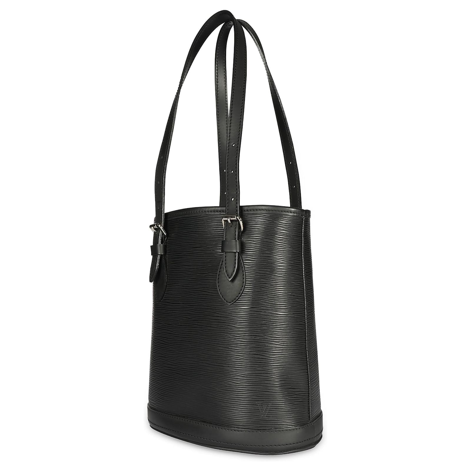LOUIS VUITTON. Bucket bag model Noé in black epi leat…
