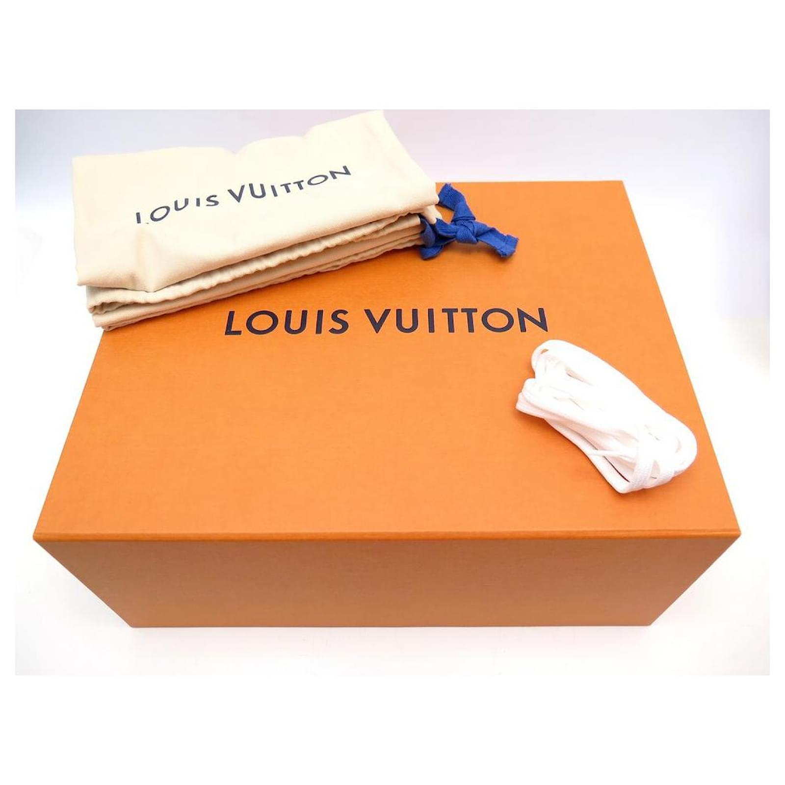 NEW LOUIS VUITTON SNEAKER RUN SHOES 55 CANVAS SNEAKERS + SHOES BOX White  Cloth ref.611087 - Joli Closet