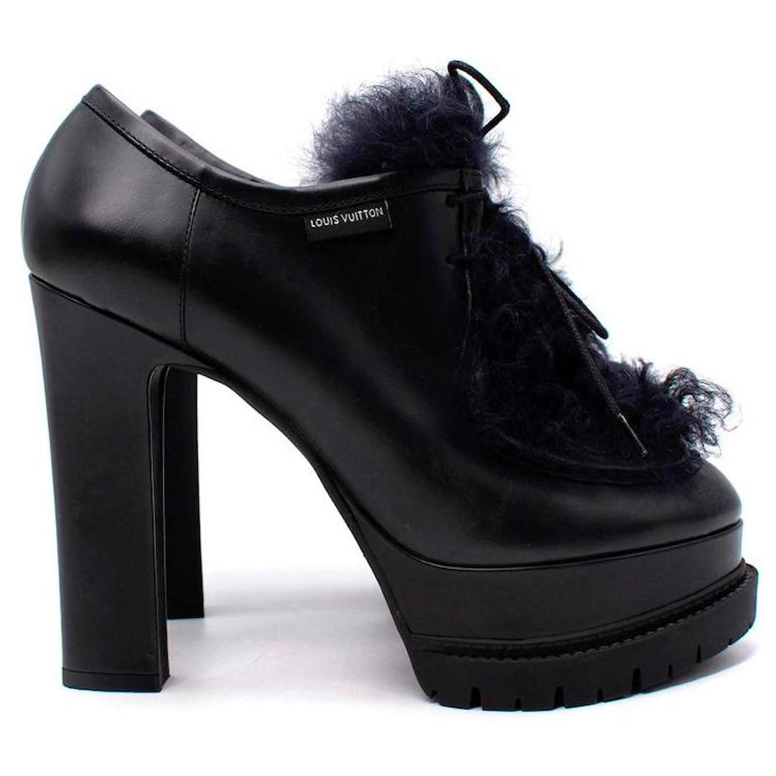 Louis Vuitton - Shearling Leather Lace Up Heel Ankle Boots Black