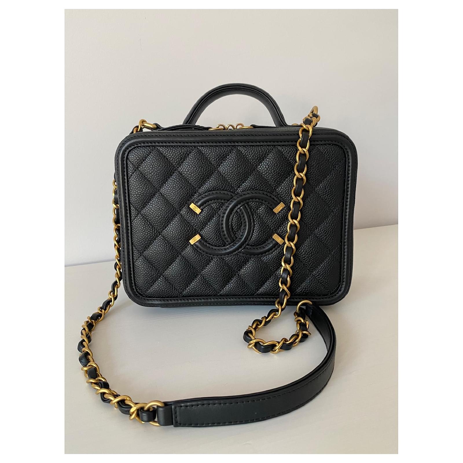 Chanel Filigree Vanity case Black Leather ref.623762 - Joli Closet