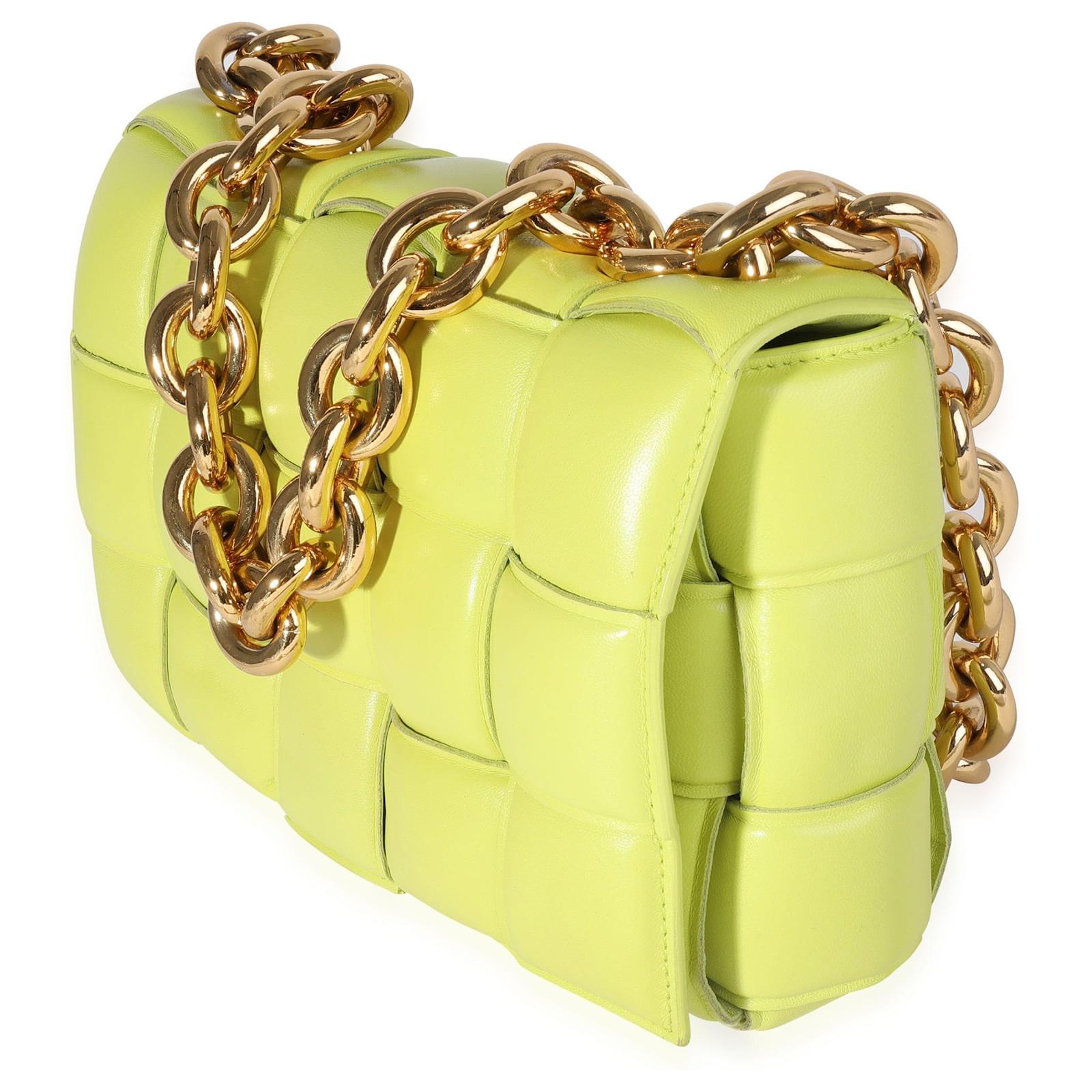 Bottega veneta kiwi maxi sac cassette en cuir d'agneau tress?� matelass?� cha?�ne Jaune ref.613936 