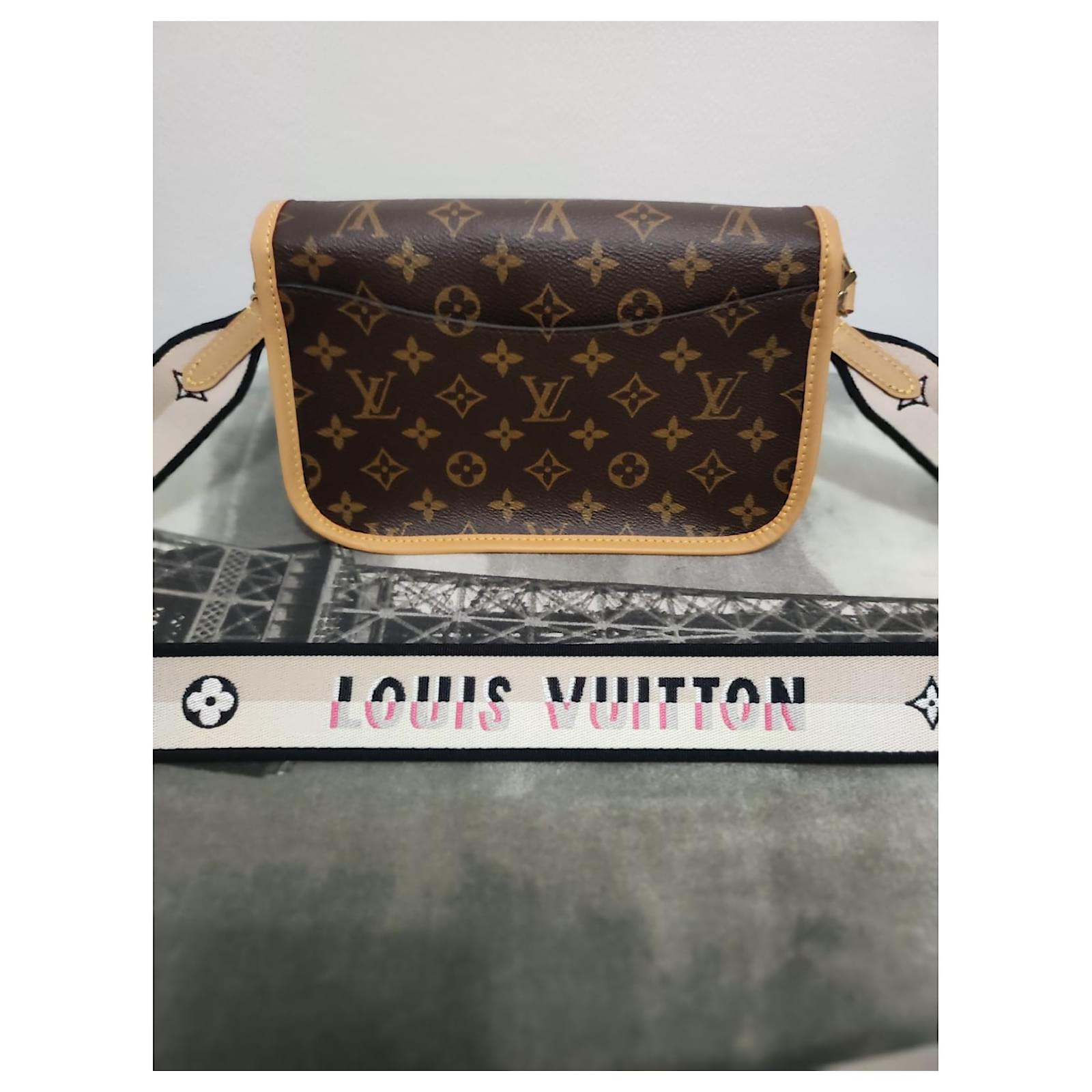 Louis Vuitton Diane Multiple colors Leatherette ref.615170 - Joli Closet