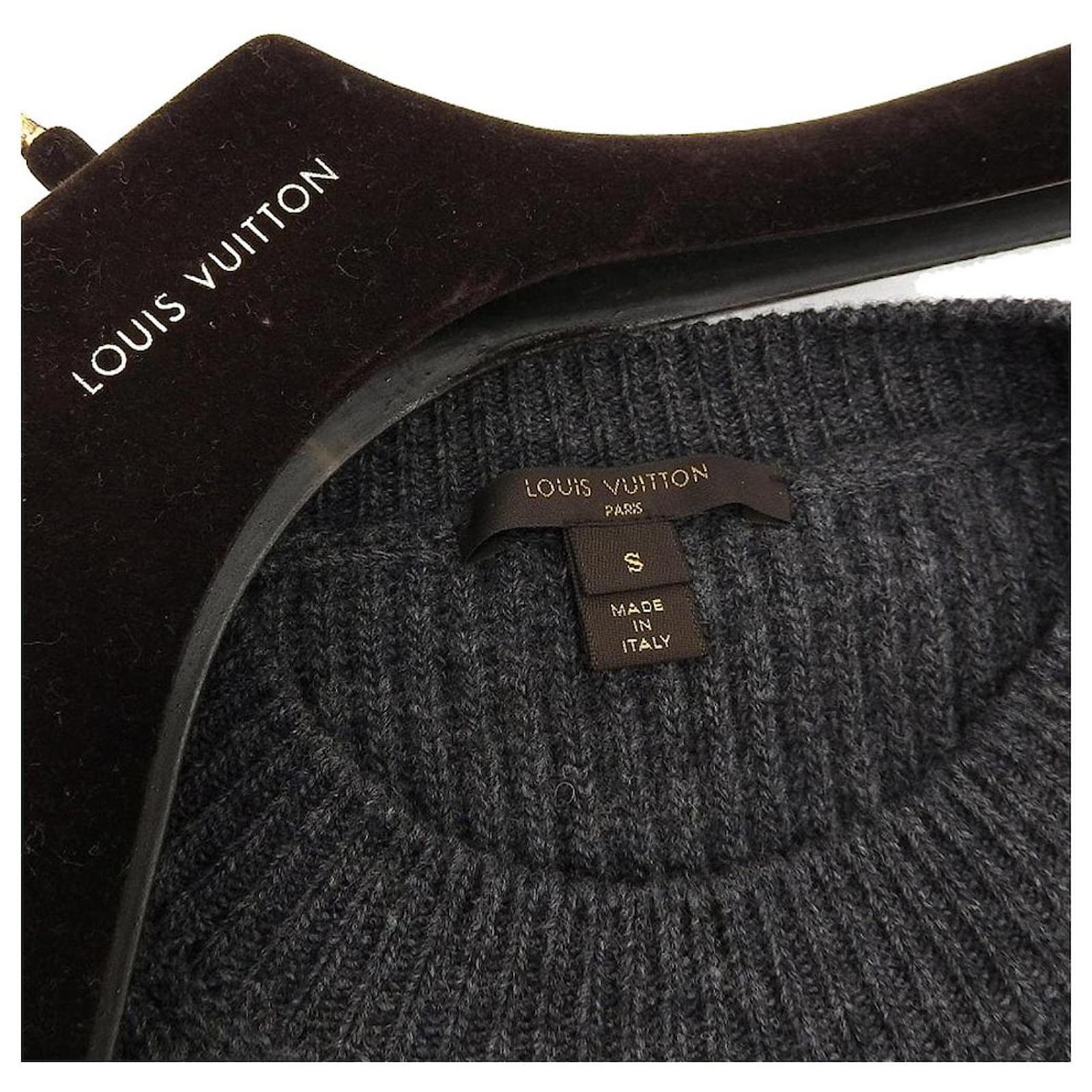 LOUIS VUITTON sweater wool gray S knit patch crew neck fashionable cute  inner Grey Cashmere ref.615571 - Joli Closet