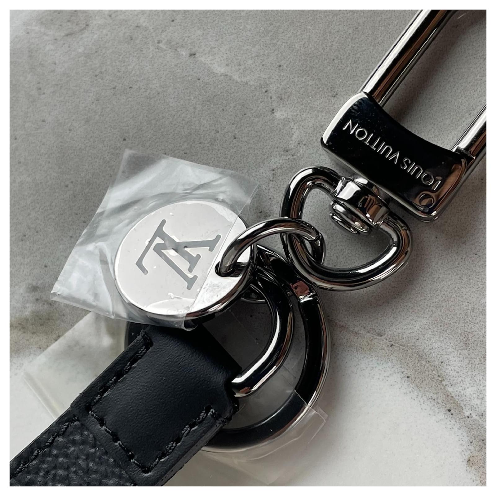 Louis Vuitton Jewel Bag and Wrist Strap Keyring Dark grey Cloth ref.615642  - Joli Closet