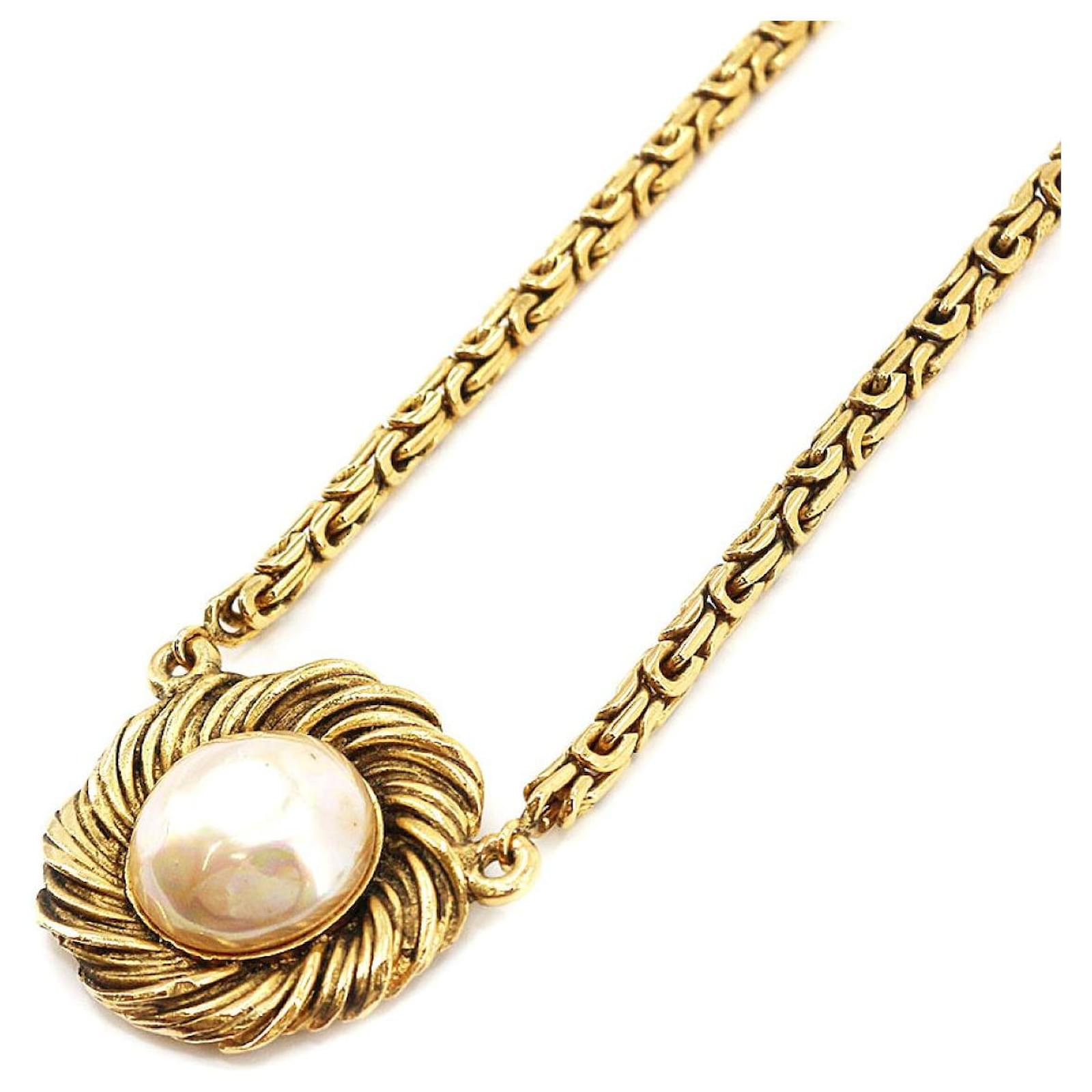 Chanel Necklaces Golden Goldplated ref.615996 Joli Closet