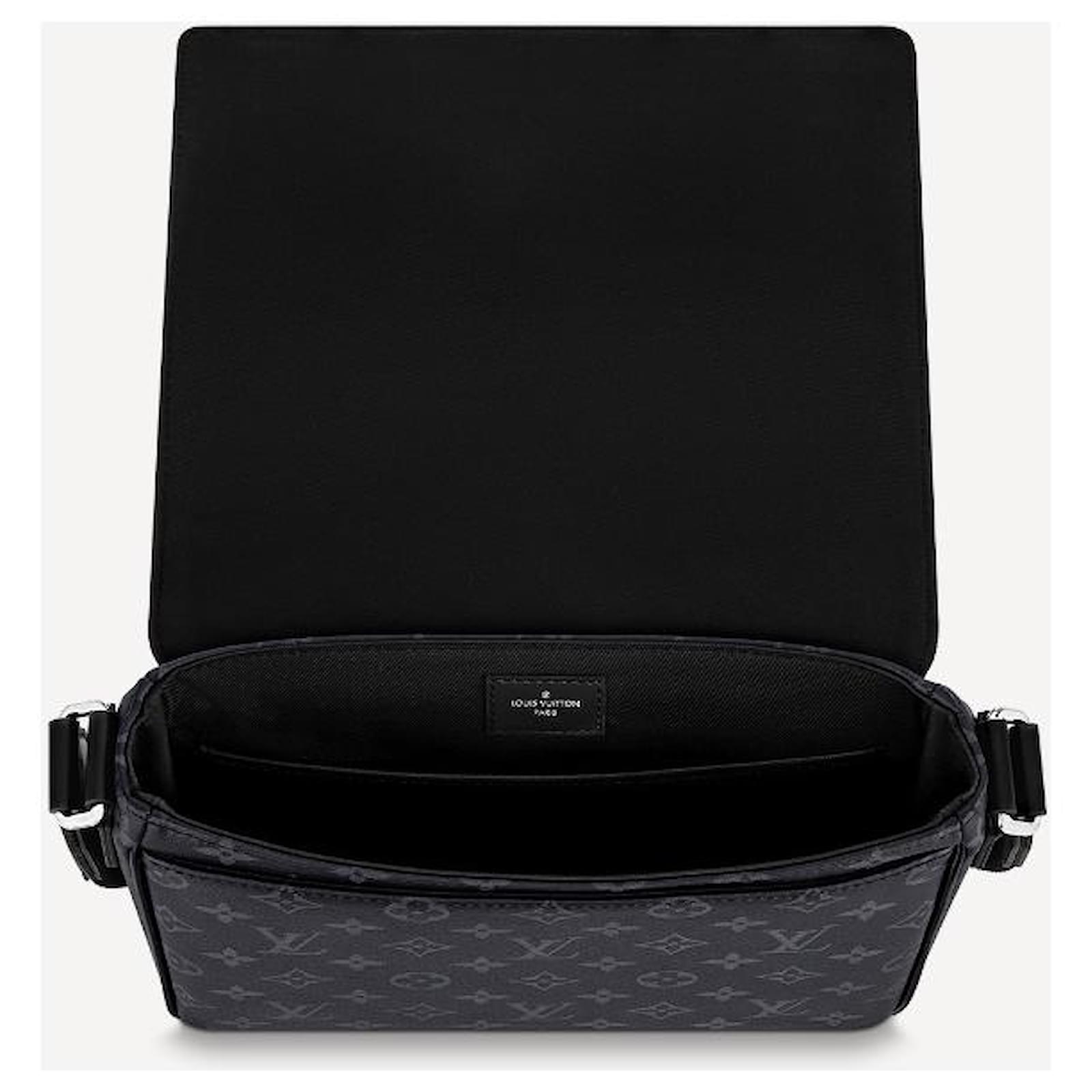 District cloth satchel Louis Vuitton Black in Cloth - 28292588