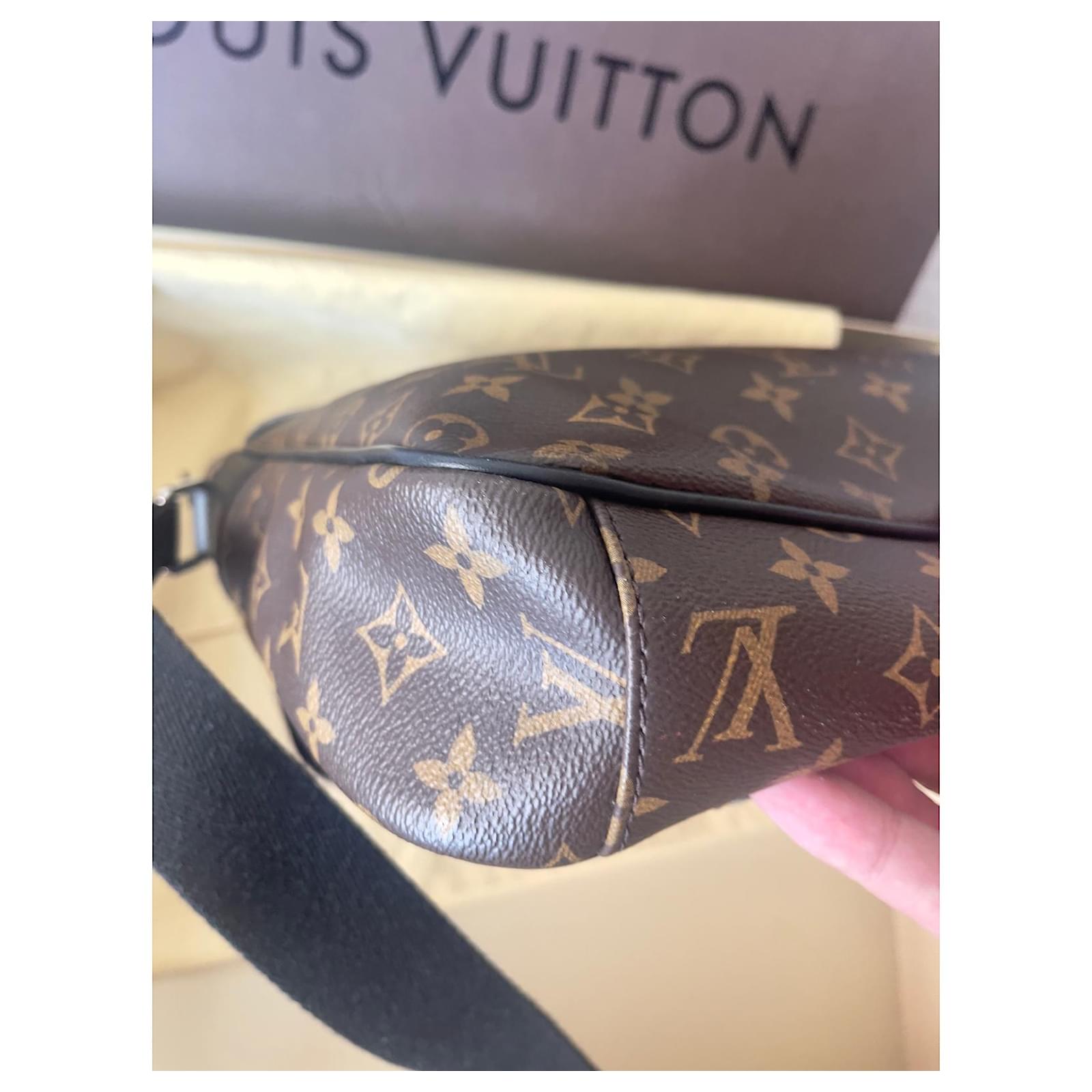 Louis Vuitton Christopher messenger Brown Cloth ref.619176 - Joli Closet