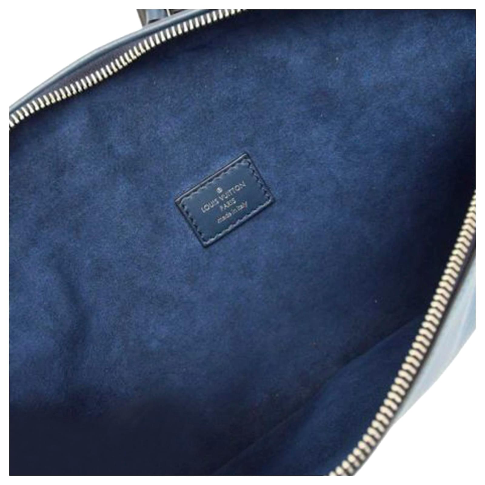 Louis Vuitton Blue Epi Circle Bauchtasche Blau Leder ref.619358 - Joli  Closet