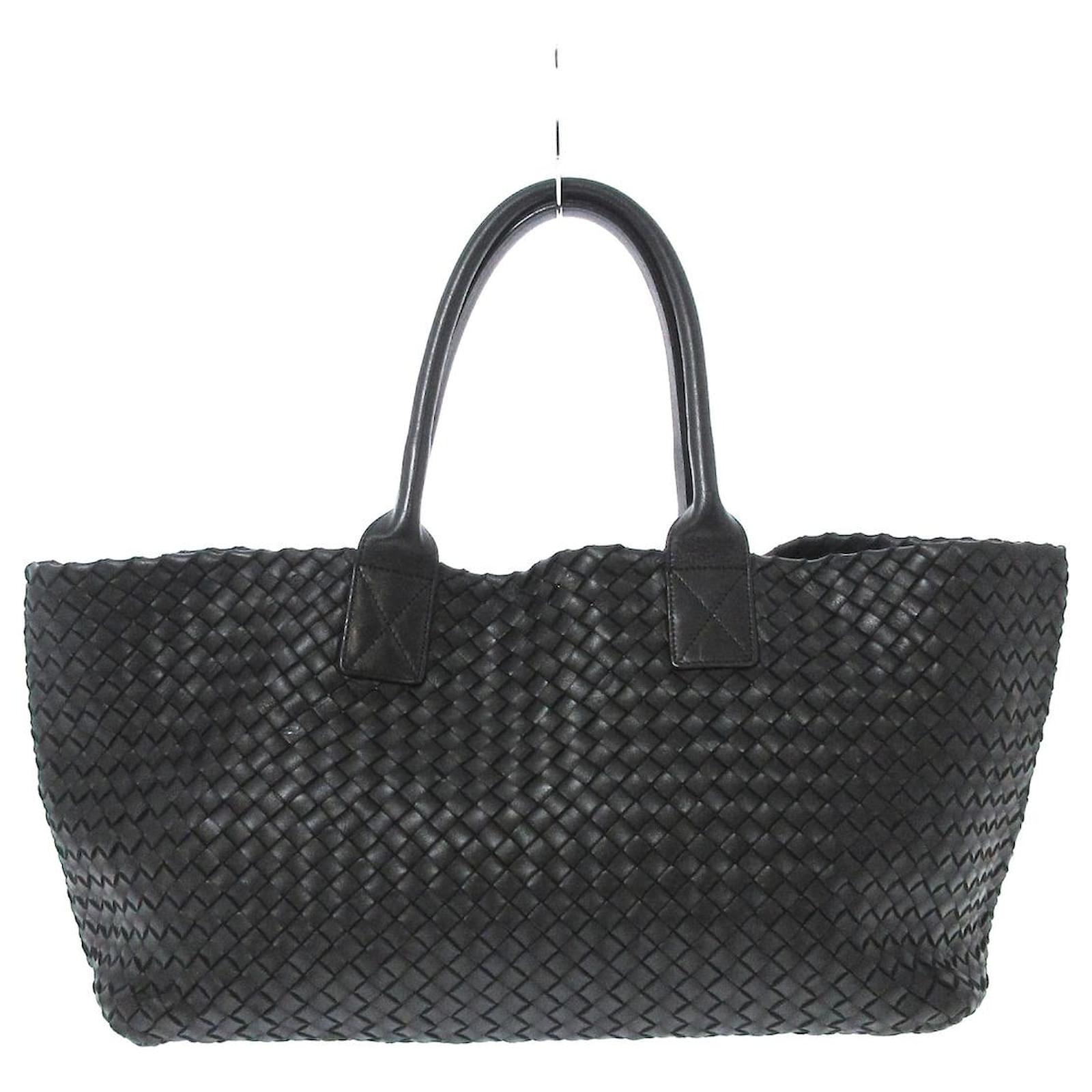 Bottega Veneta Cabat Black Leather ref.619567 - Joli Closet