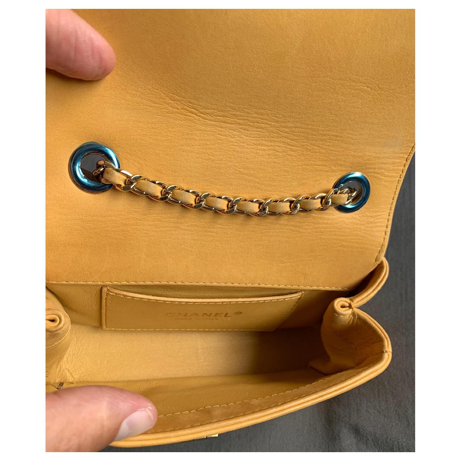 Chanel 2.55 Mini crossbody bag Leather ref.623767